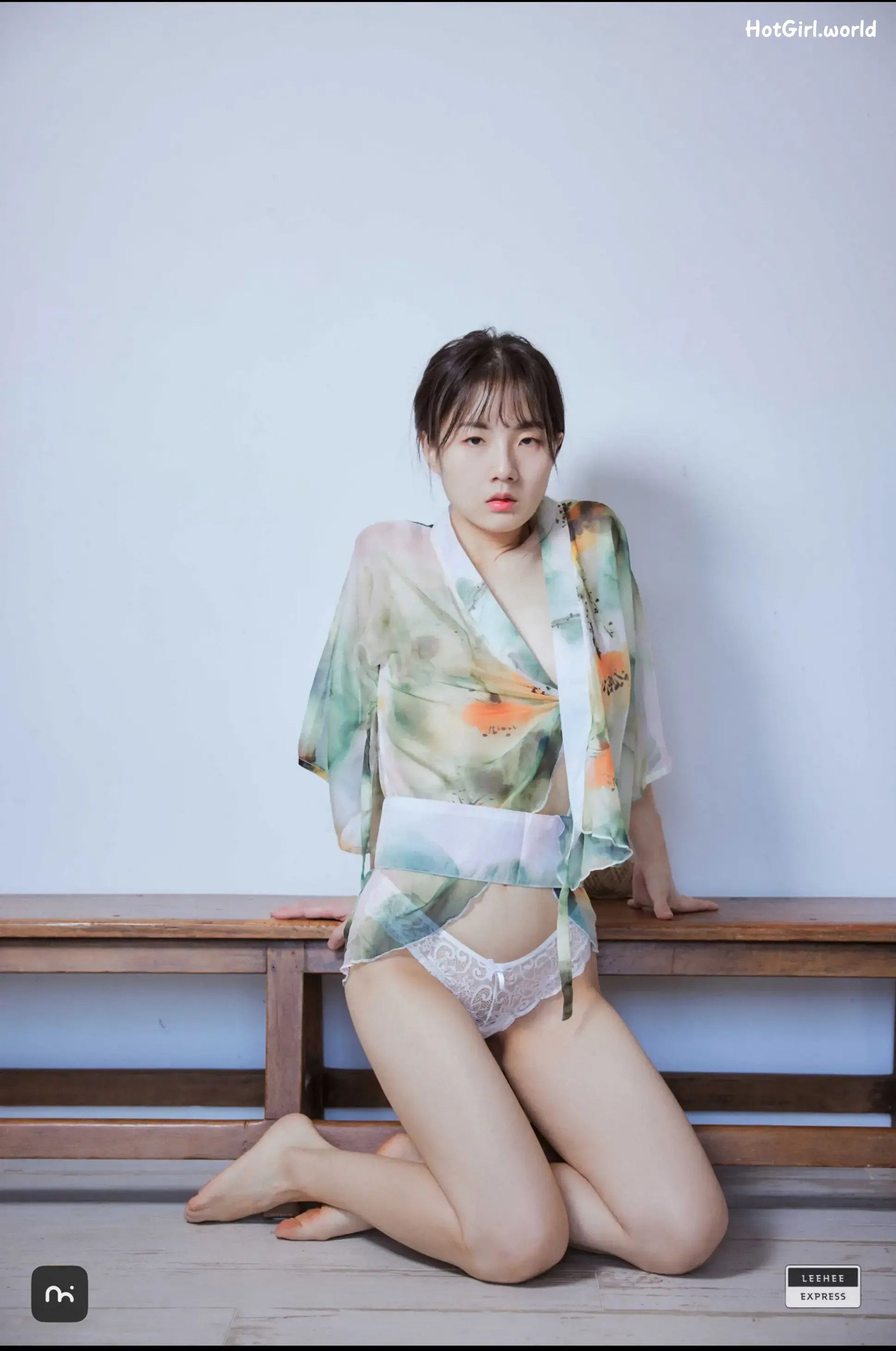 004_hotgirl.world.webp