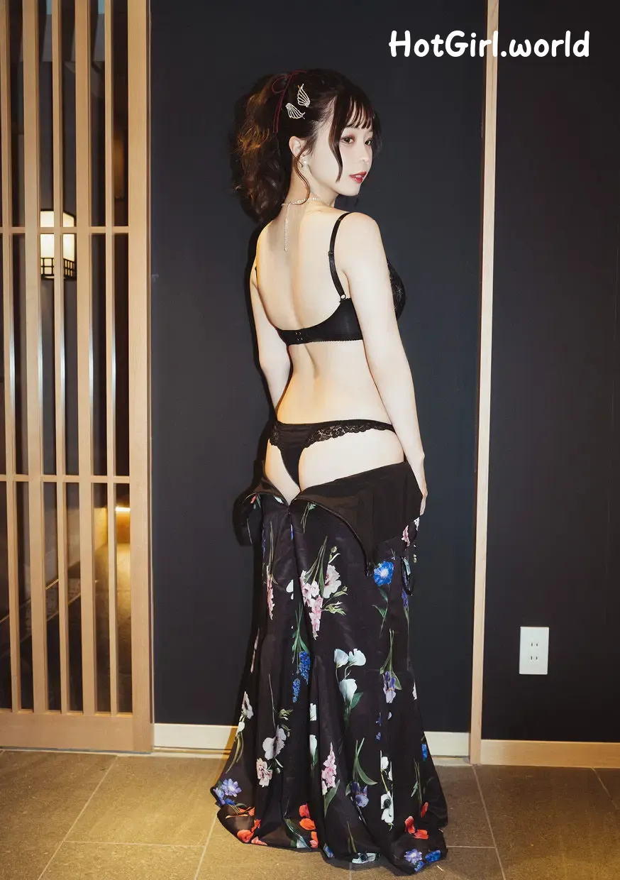 088_hotgirl.world.webp