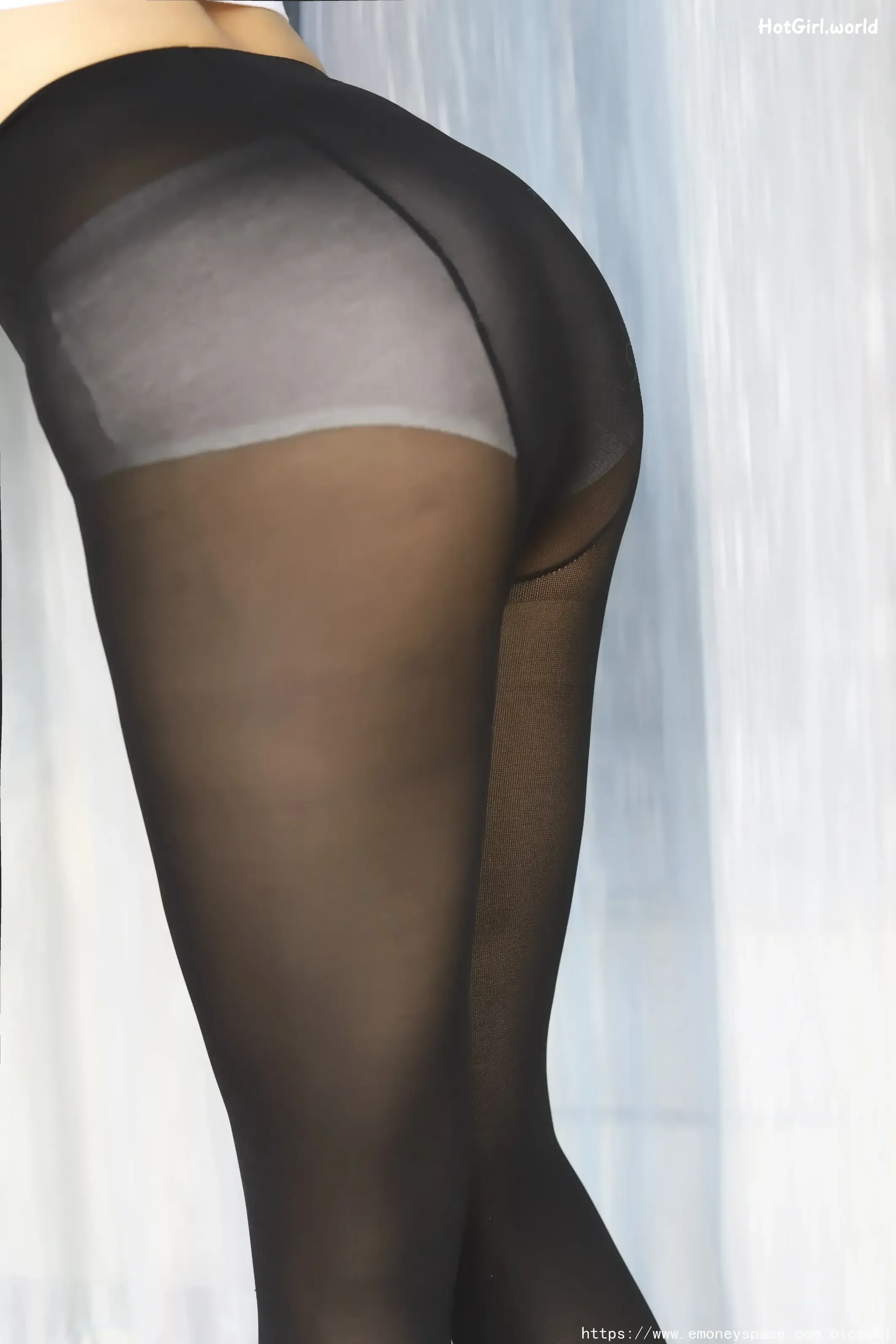 004_hotgirl.world.webp