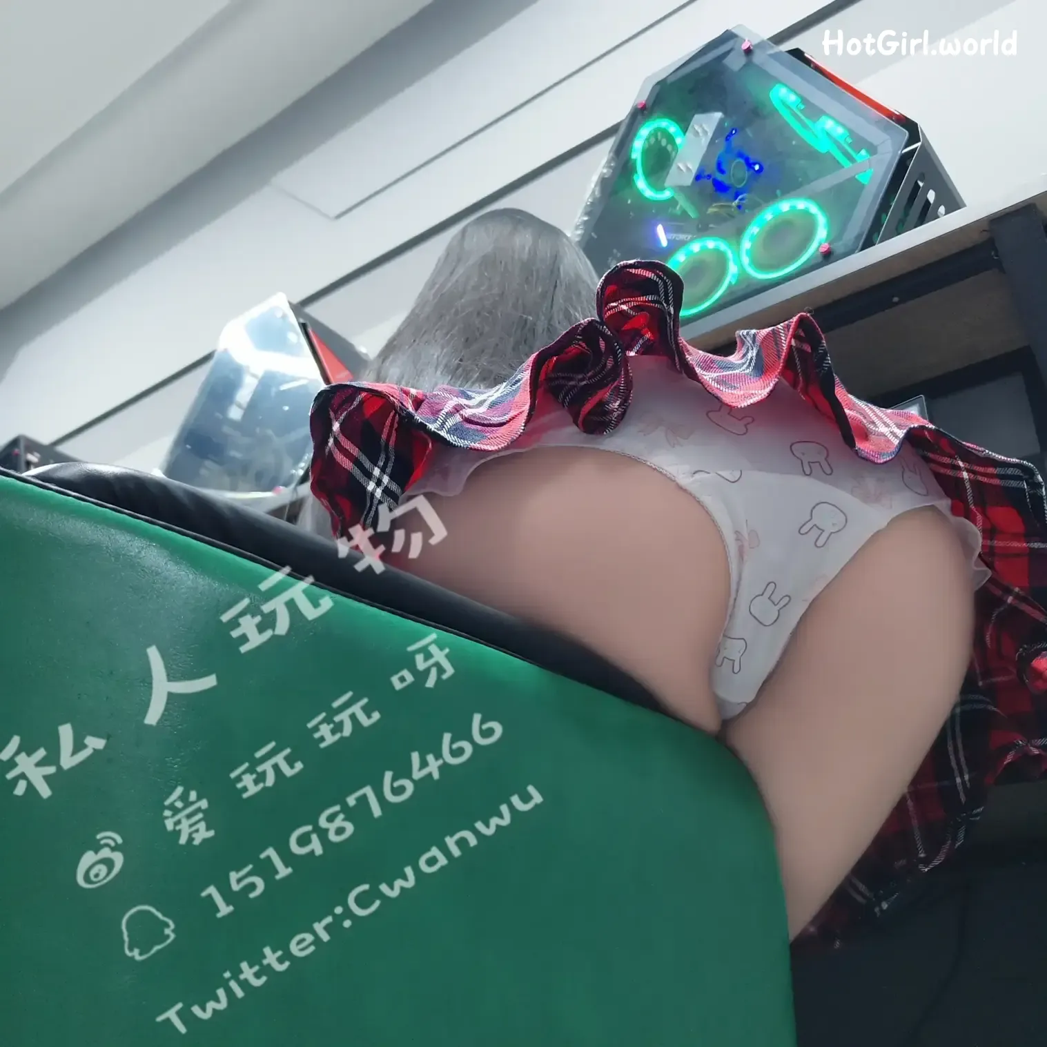 005_hotgirl.world.webp