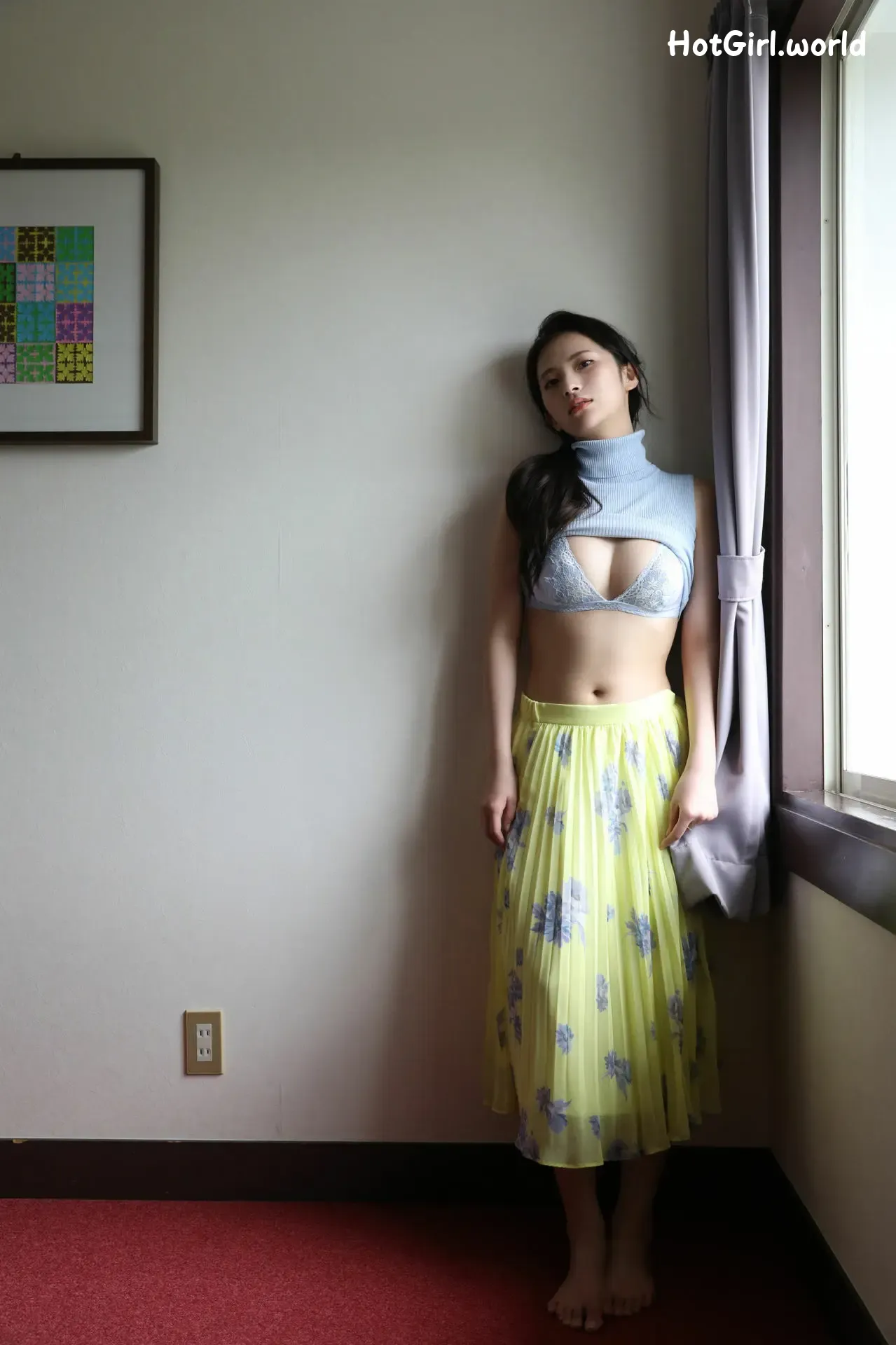 002_hotgirl.world.webp