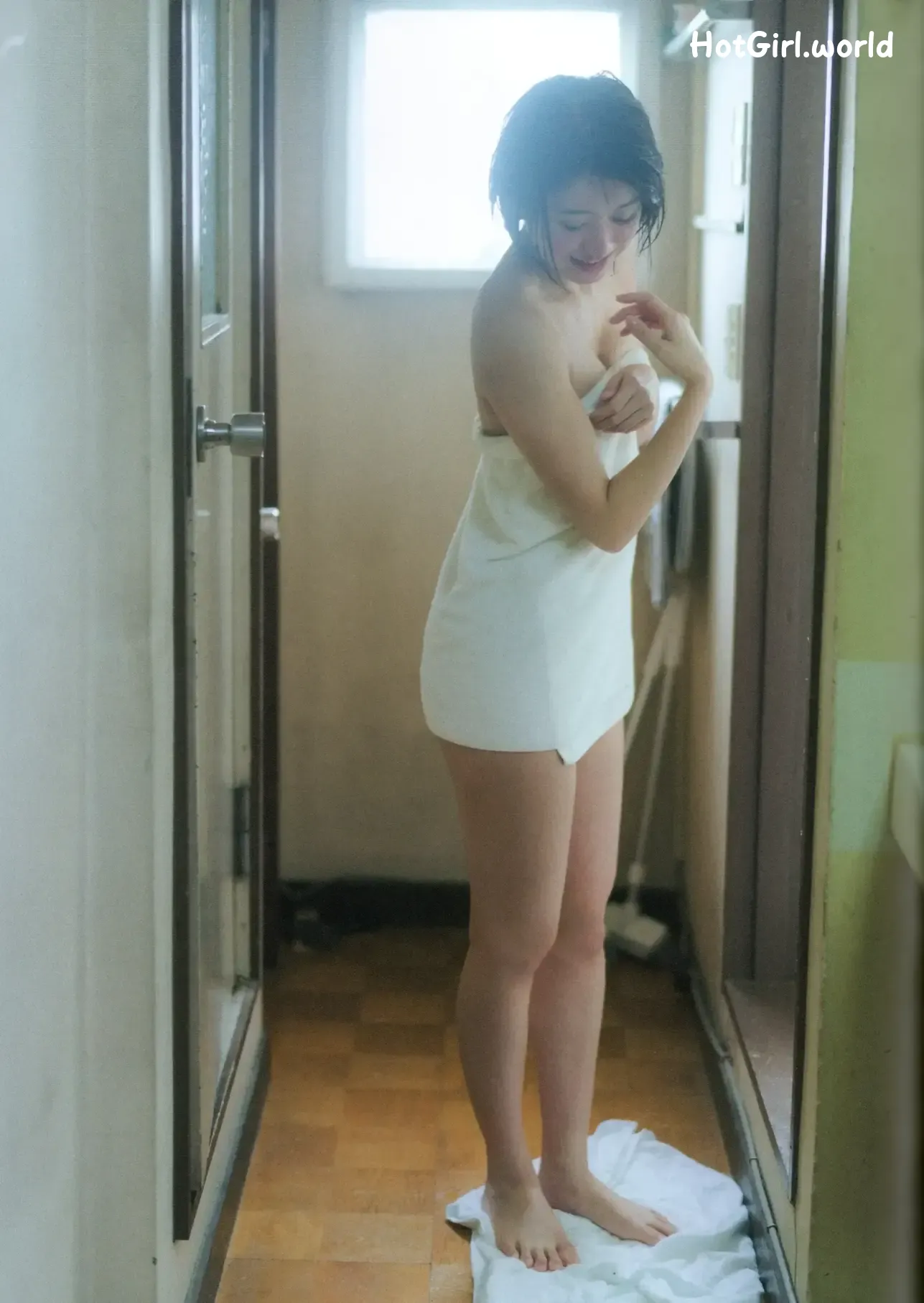 112_hotgirl.world.webp