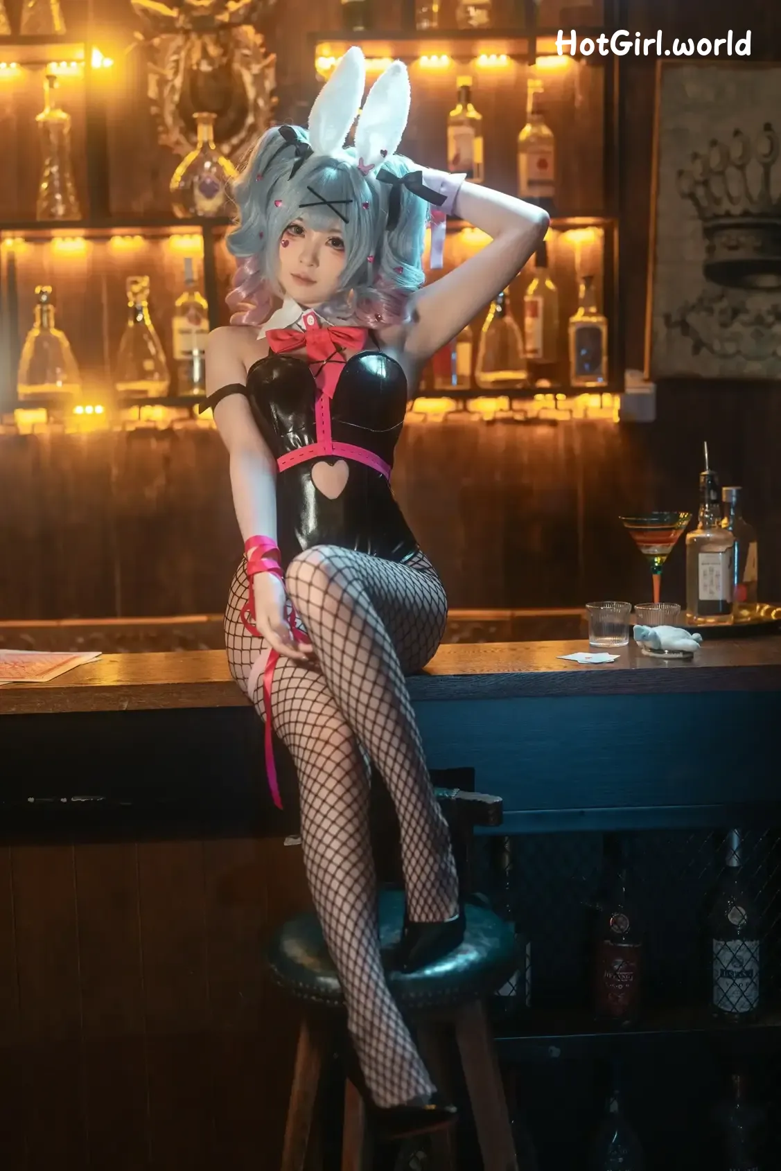 Coser-幼水铃衣-VOCALOID-初音未来-兔子洞