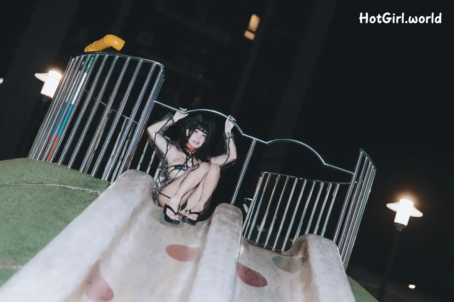 003_hotgirl.world.webp