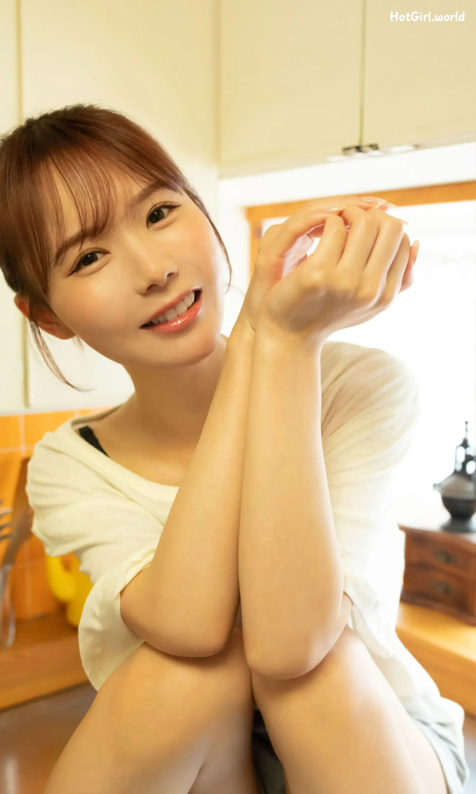 003_hotgirl.world.webp
