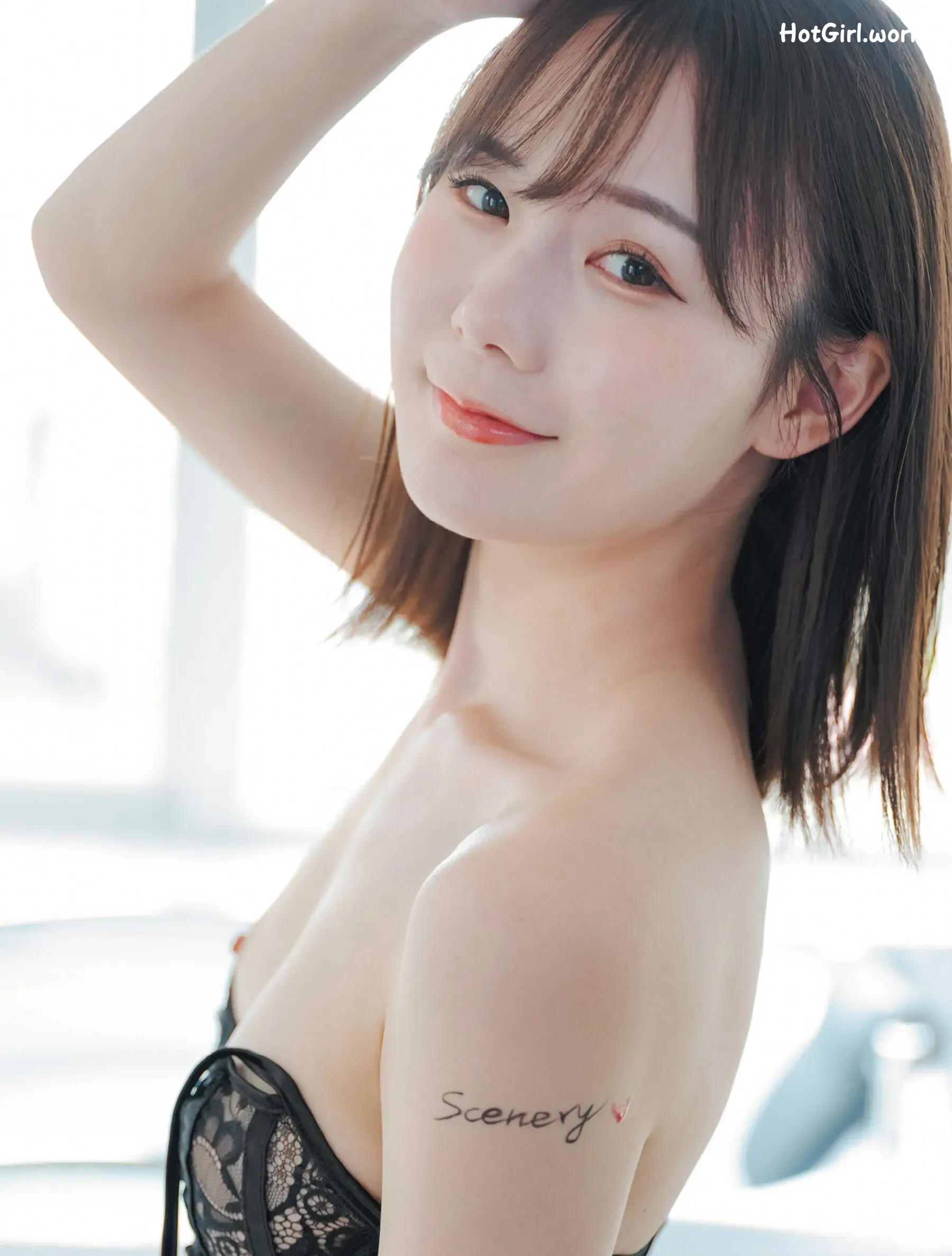 003_hotgirl.world.webp