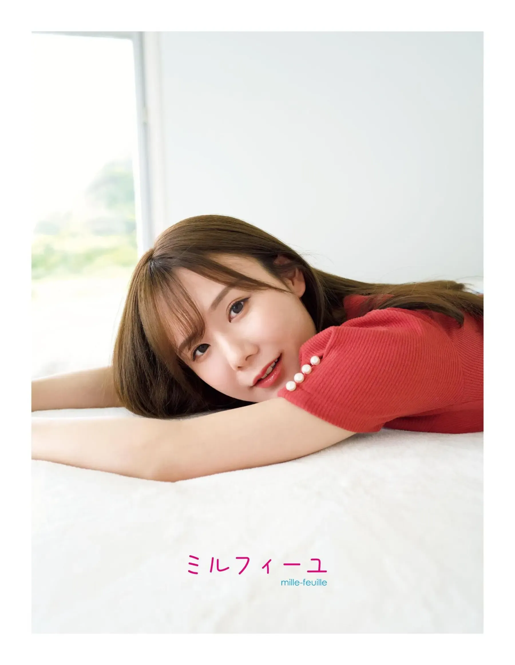 002_hotgirl.world.webp
