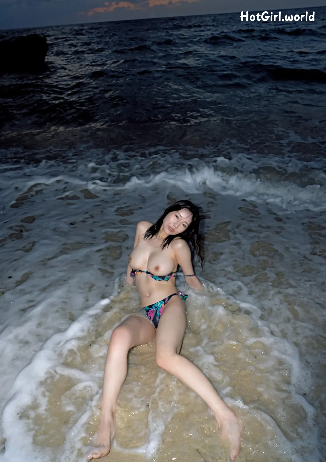 063_hotgirl.world.webp