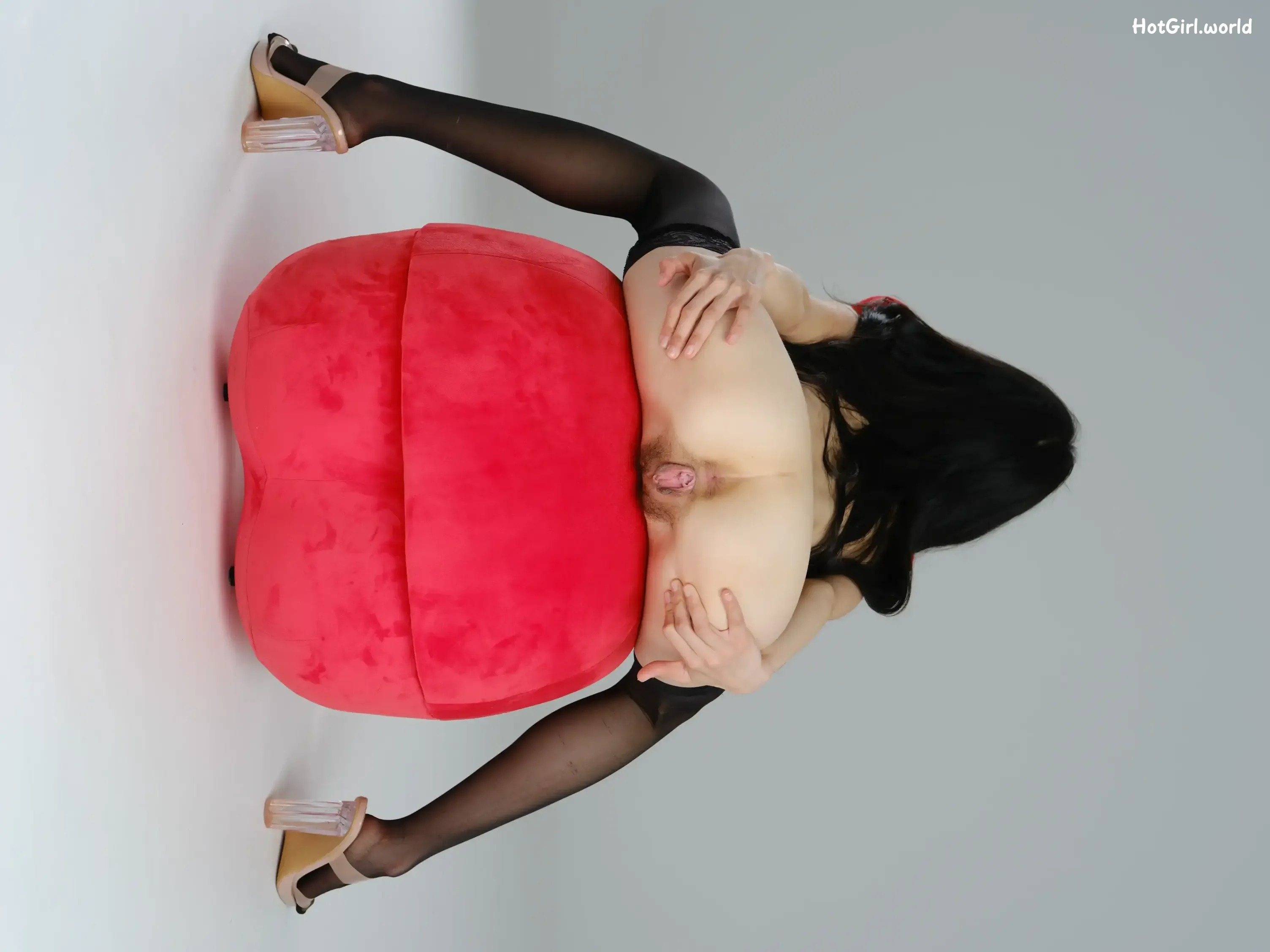 233_hotgirl.world.webp