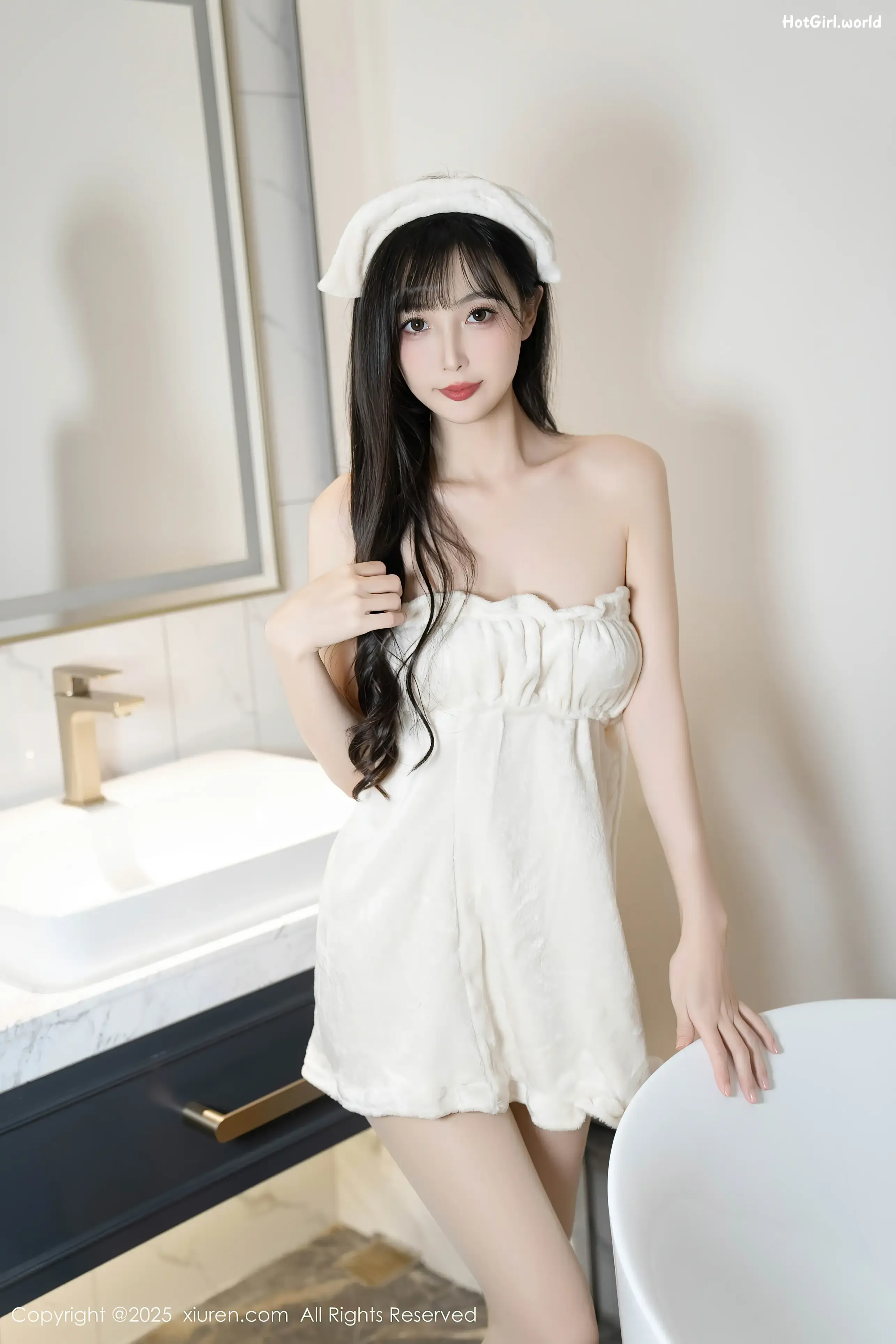 010_hotgirl.world.webp