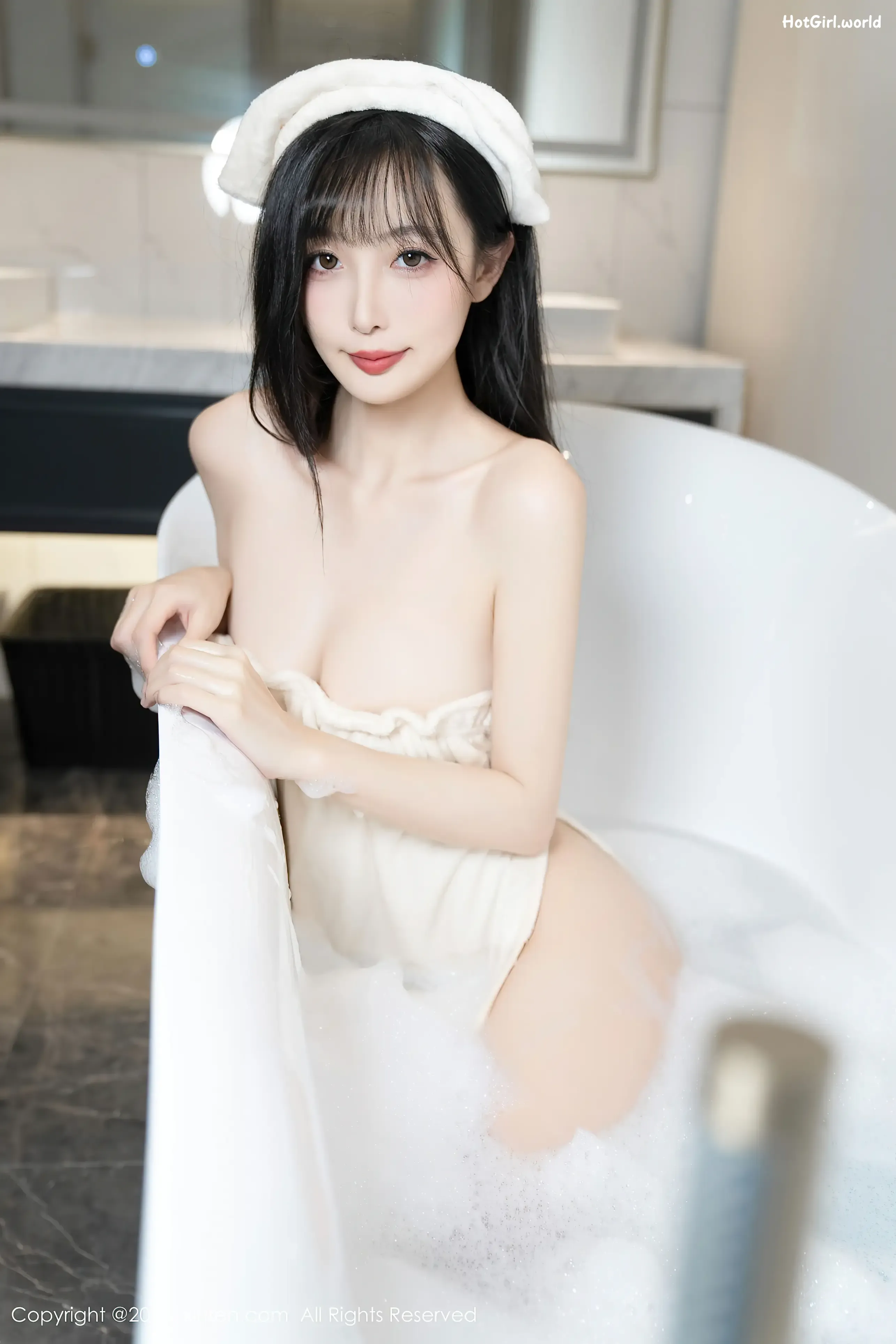 065_hotgirl.world.webp