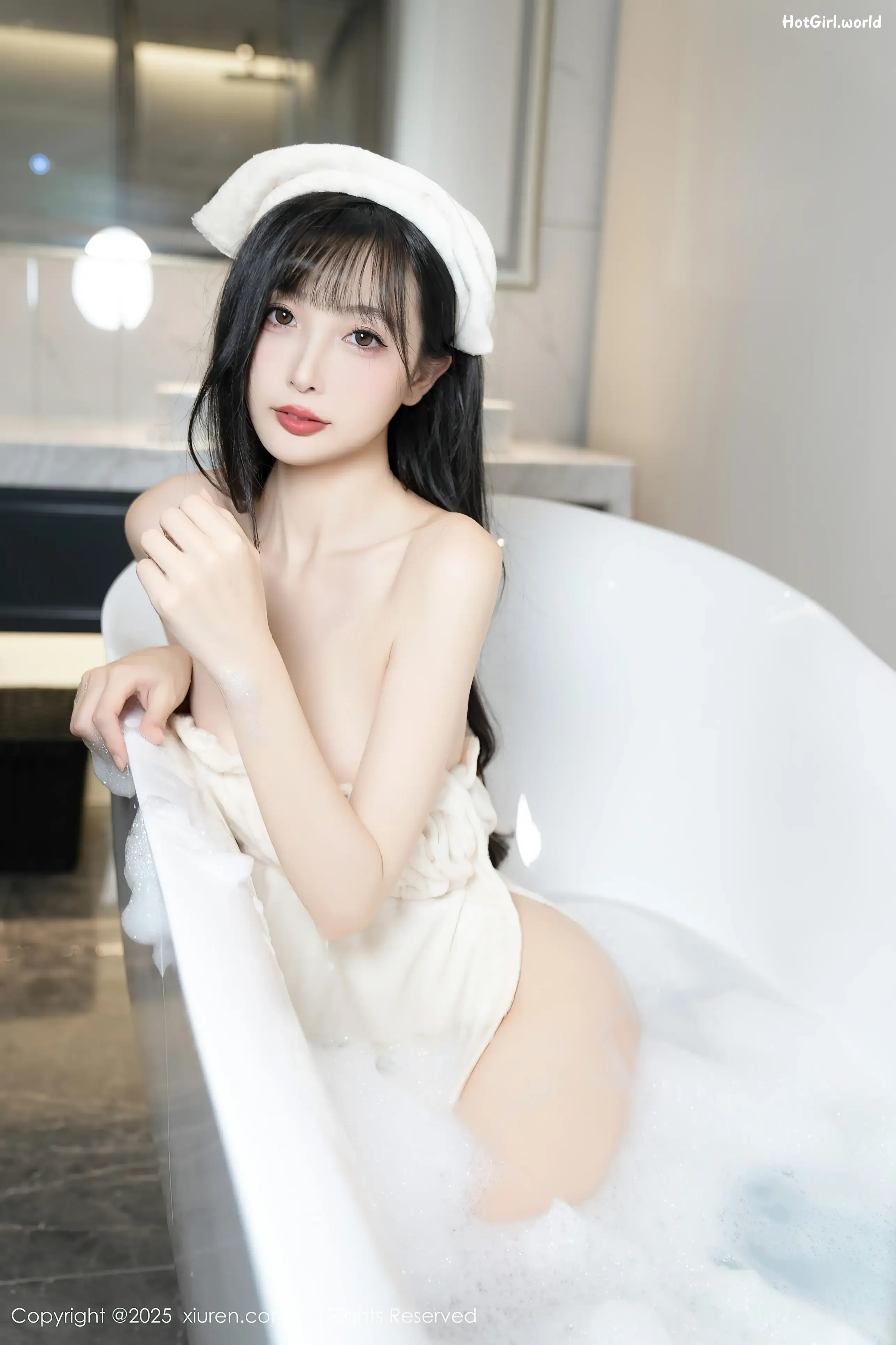 064_hotgirl.world.webp