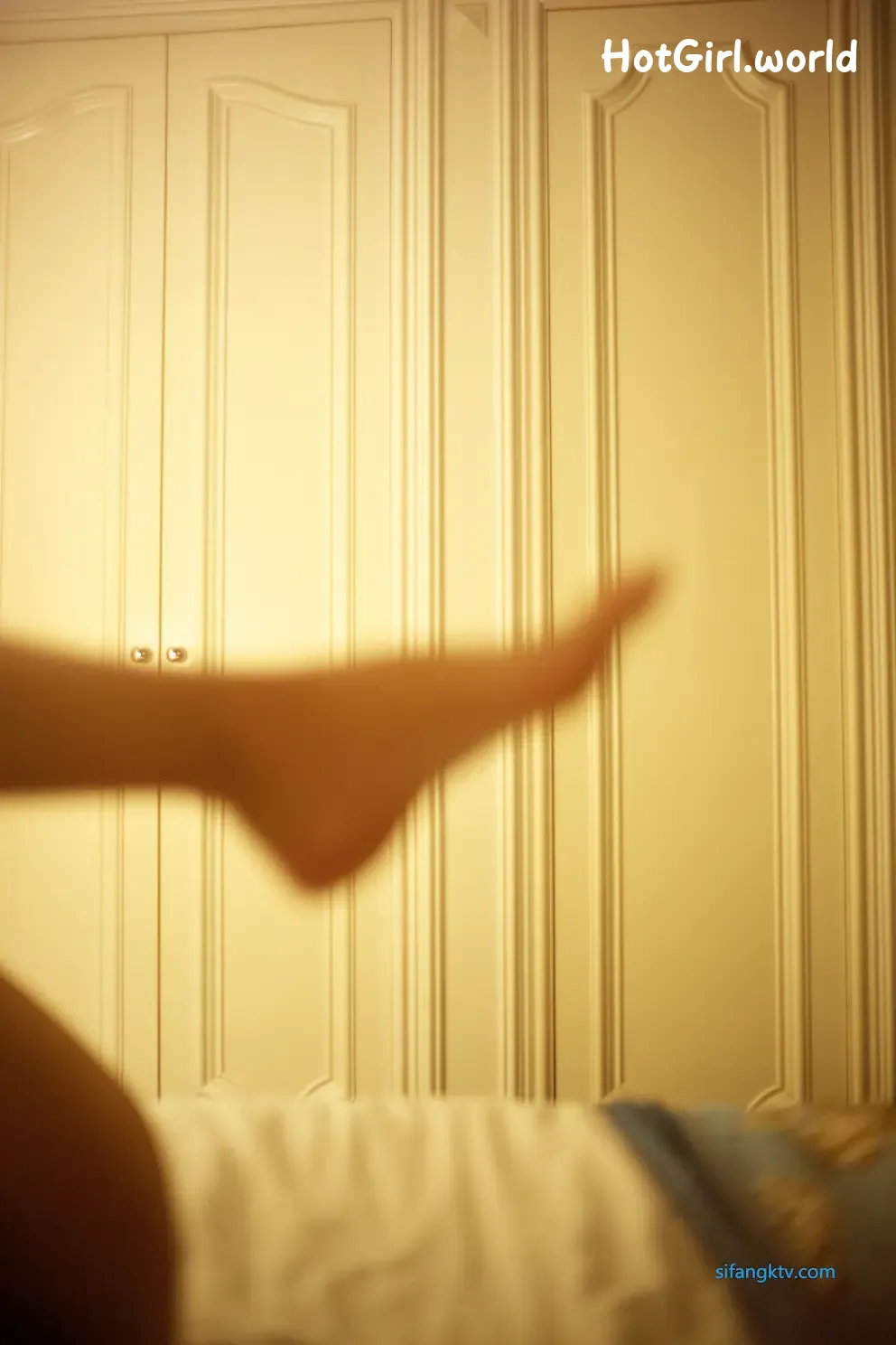 066_hotgirl.world.webp