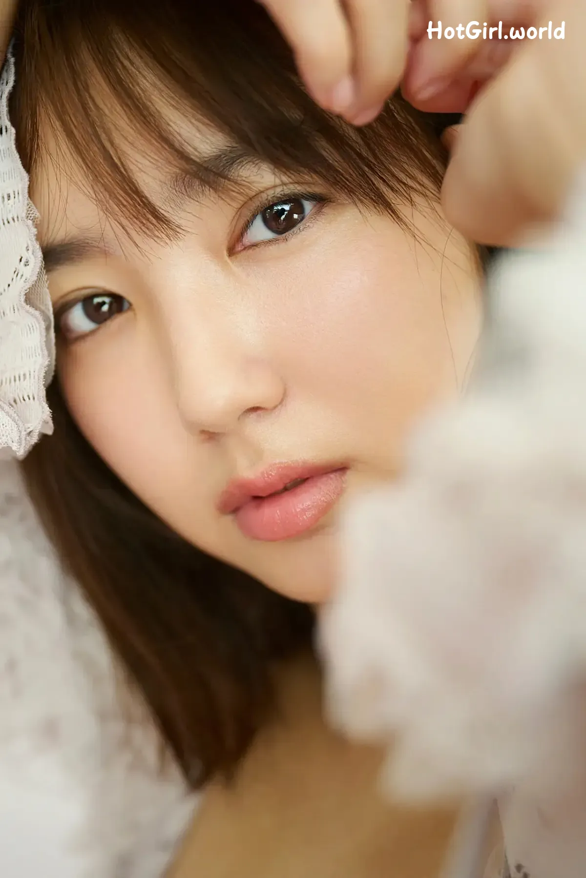 002_hotgirl.world.webp