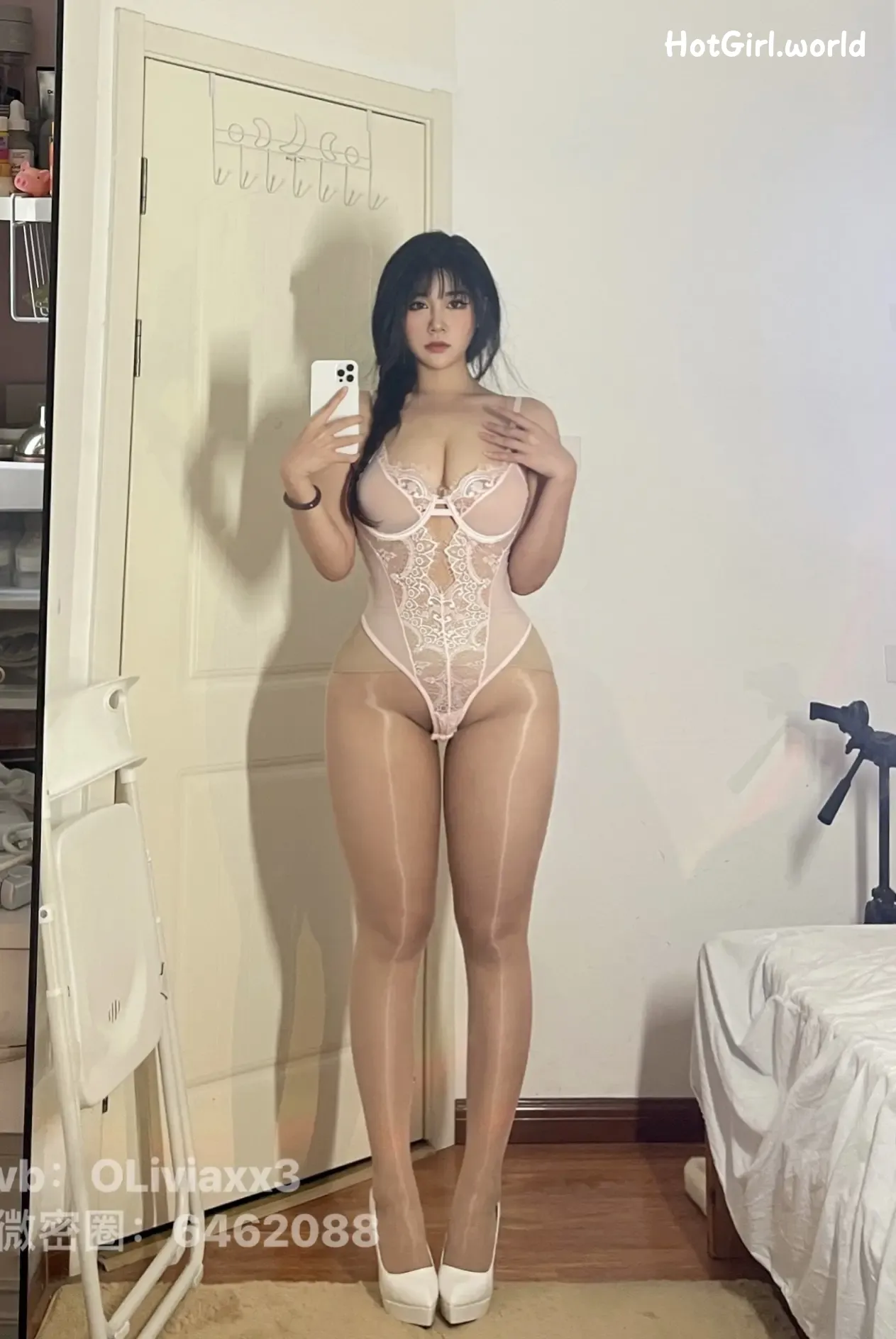 233_hotgirl.world.webp