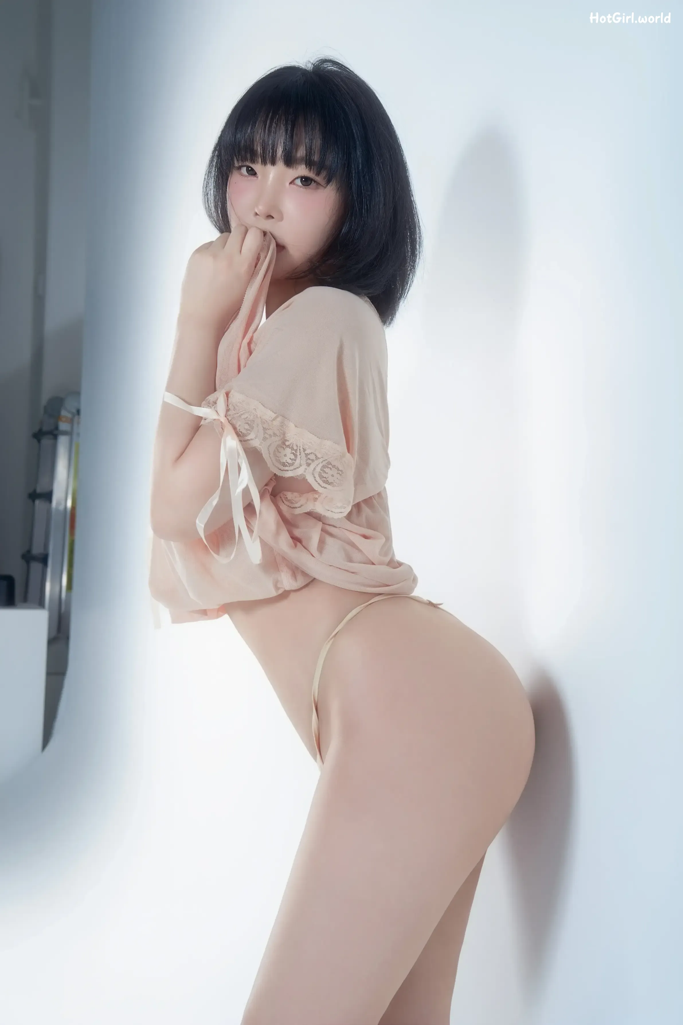 082_hotgirl.world.webp