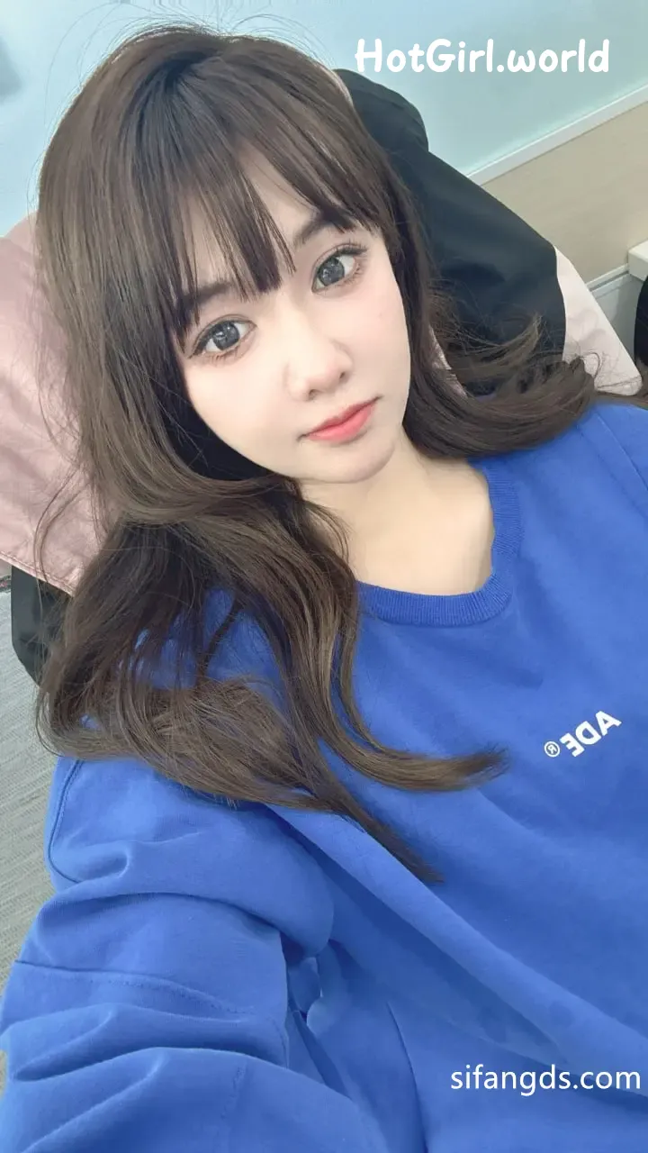 195_hotgirl.world.webp