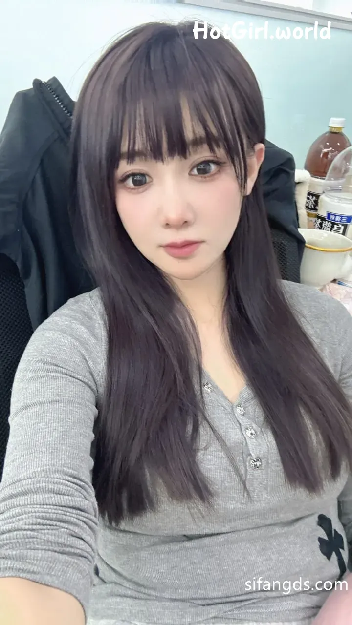 197_hotgirl.world.webp