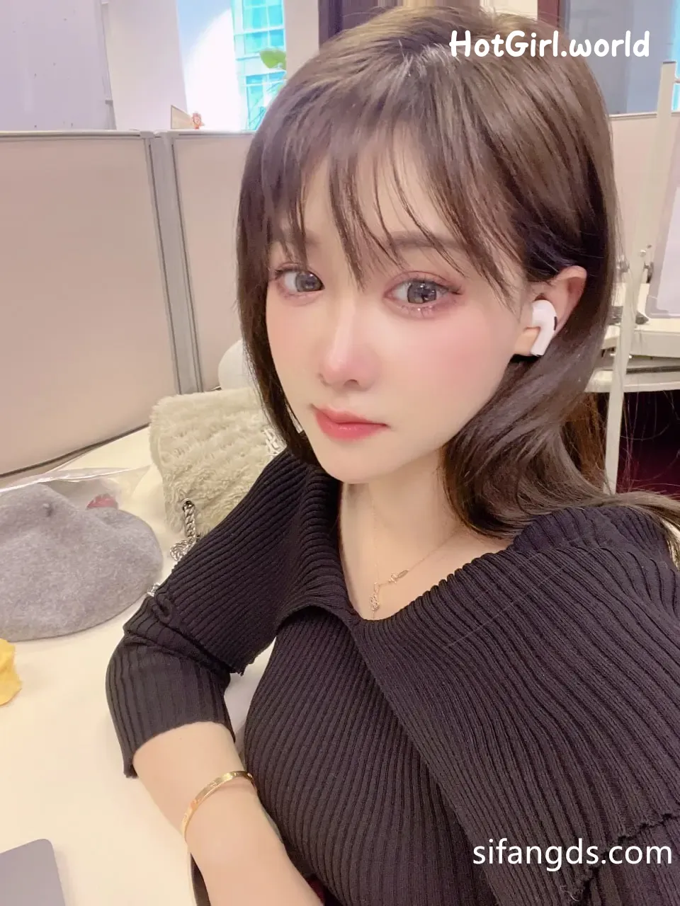 203_hotgirl.world.webp