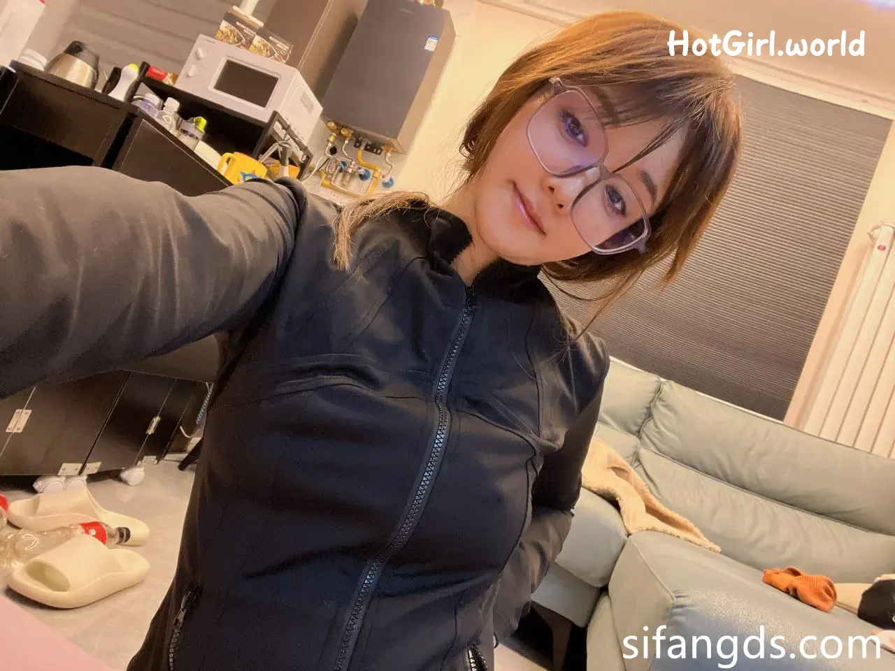 208_hotgirl.world.webp