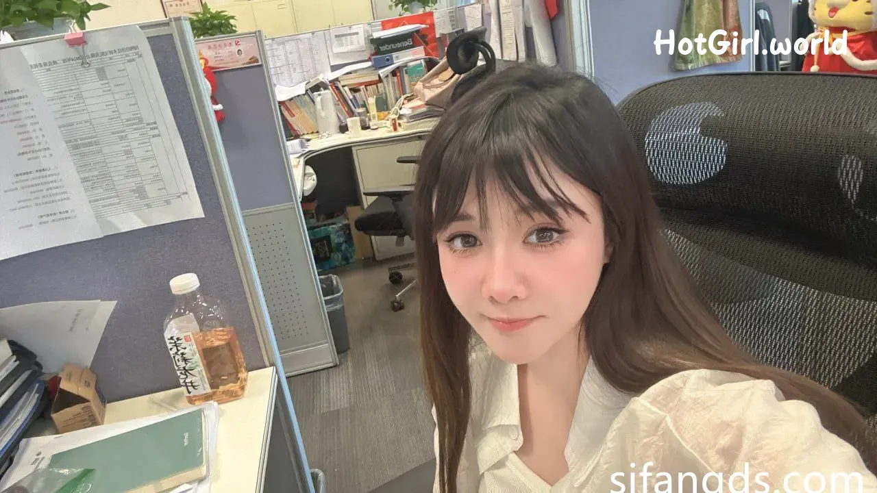 213_hotgirl.world.webp