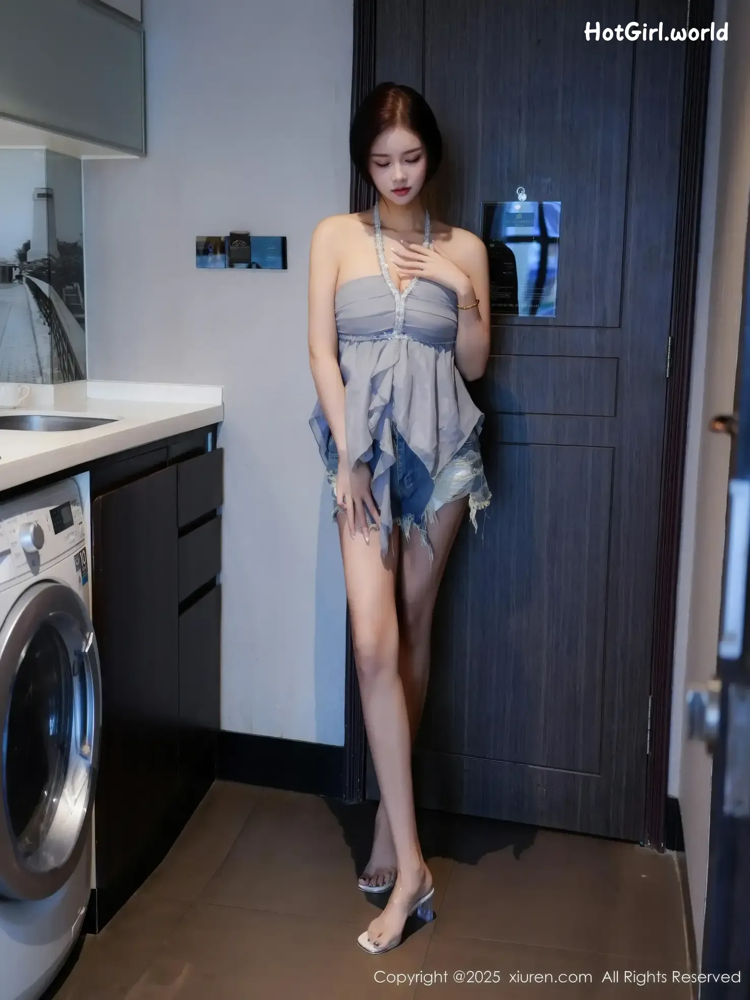 009_hotgirl.world.webp
