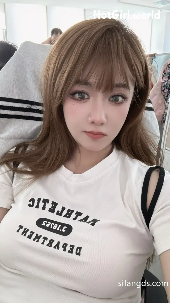 232_hotgirl.world.webp