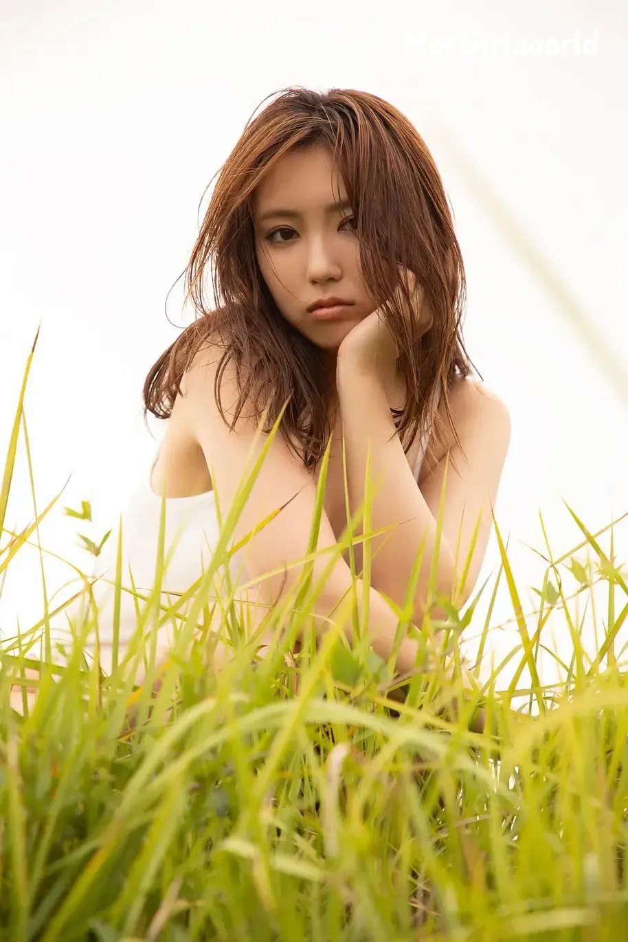 081_hotgirl.world.webp