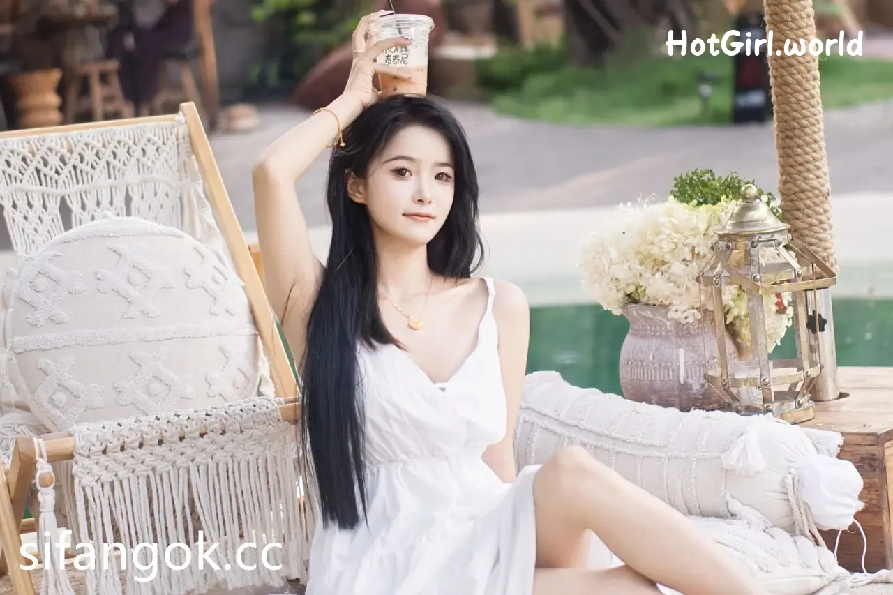 090_hotgirl.world.webp