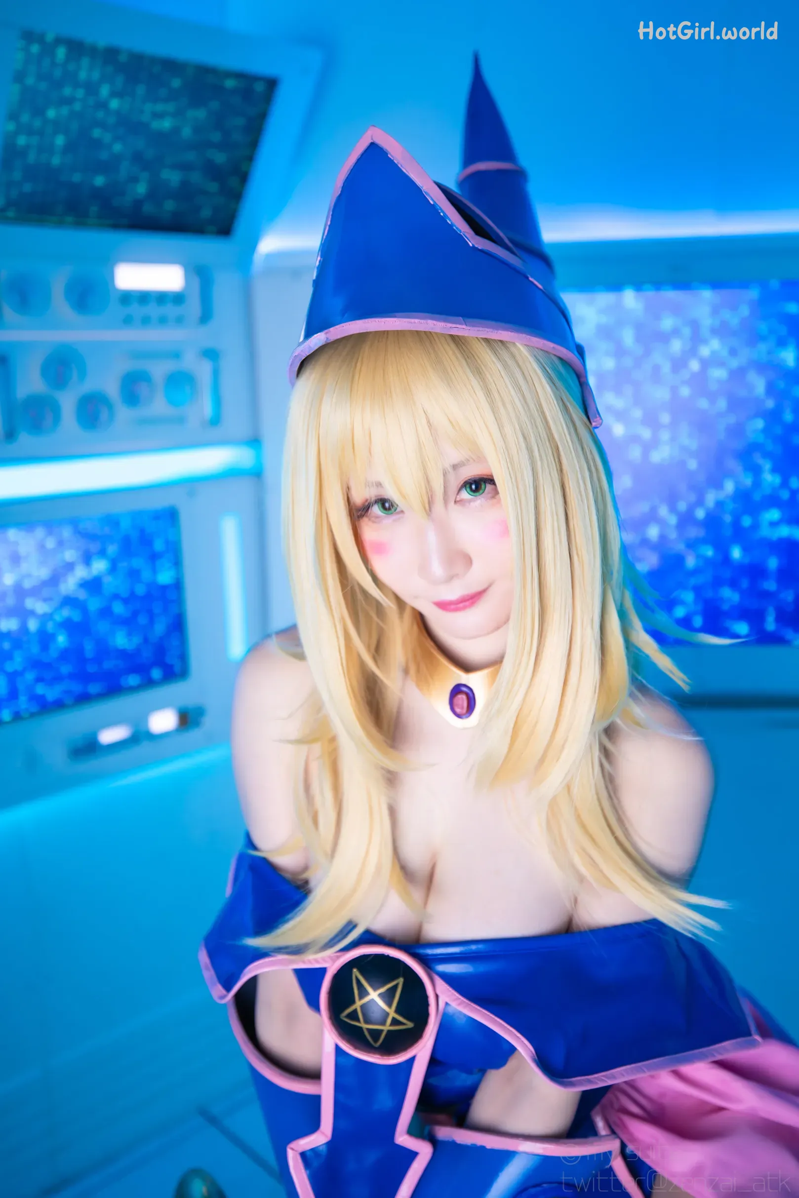 Coser-Atsuki-Magician-of-Sweet-Chaos-hotgirl.world-142.webp