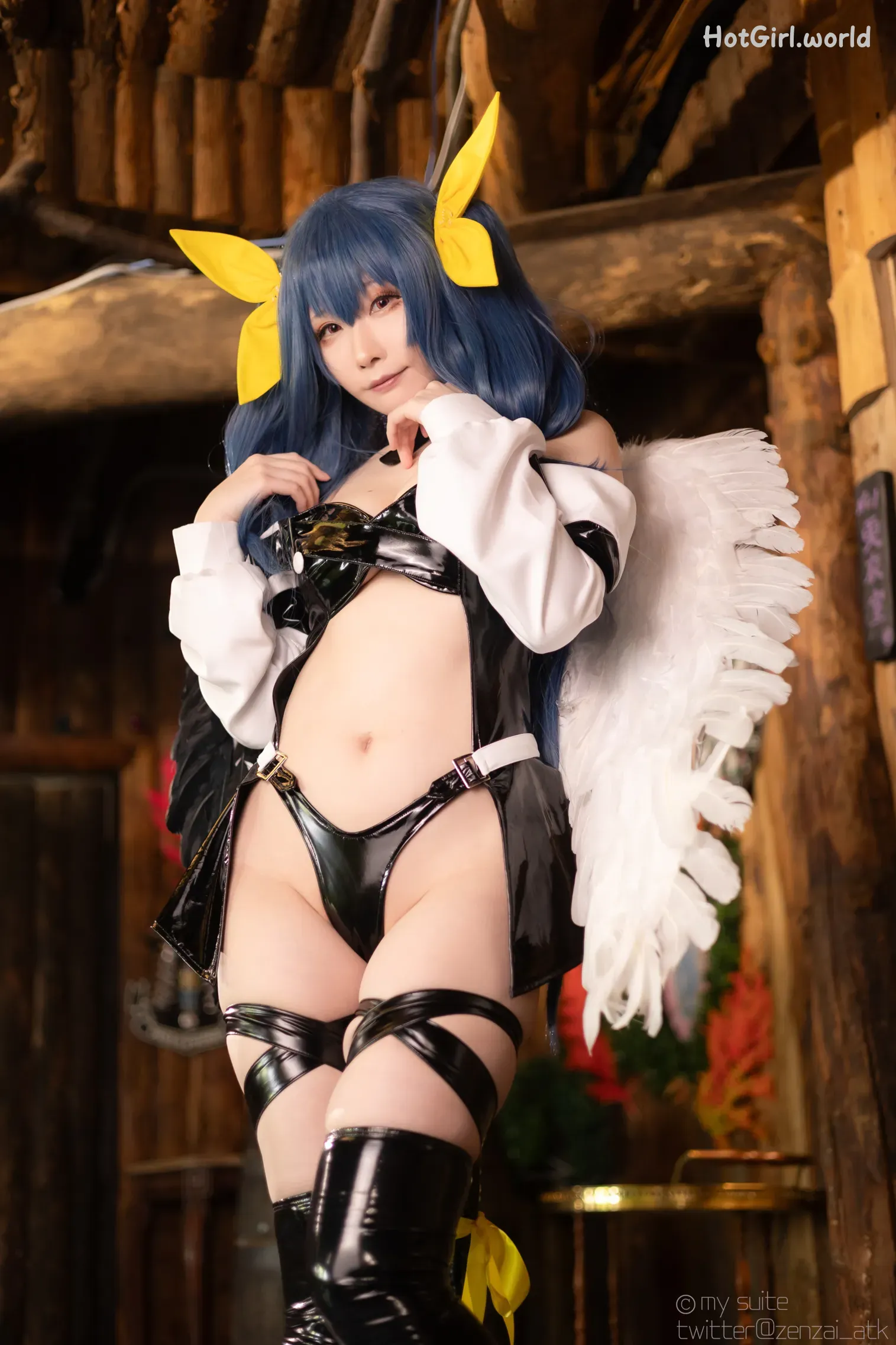 Coser-Atsuki-SUITE-DECEMBER-hotgirl.world-092.webp