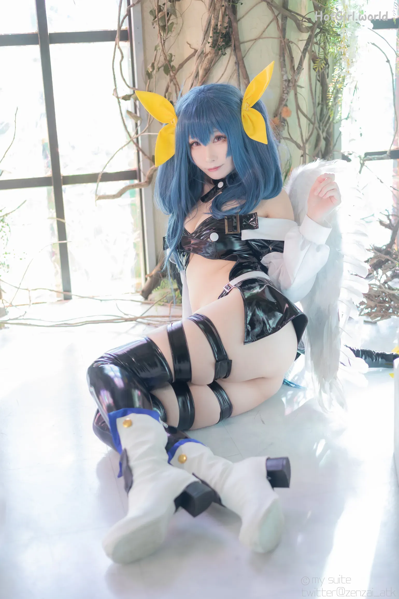 Coser-Atsuki-SUITE-DECEMBER-hotgirl.world-135.webp