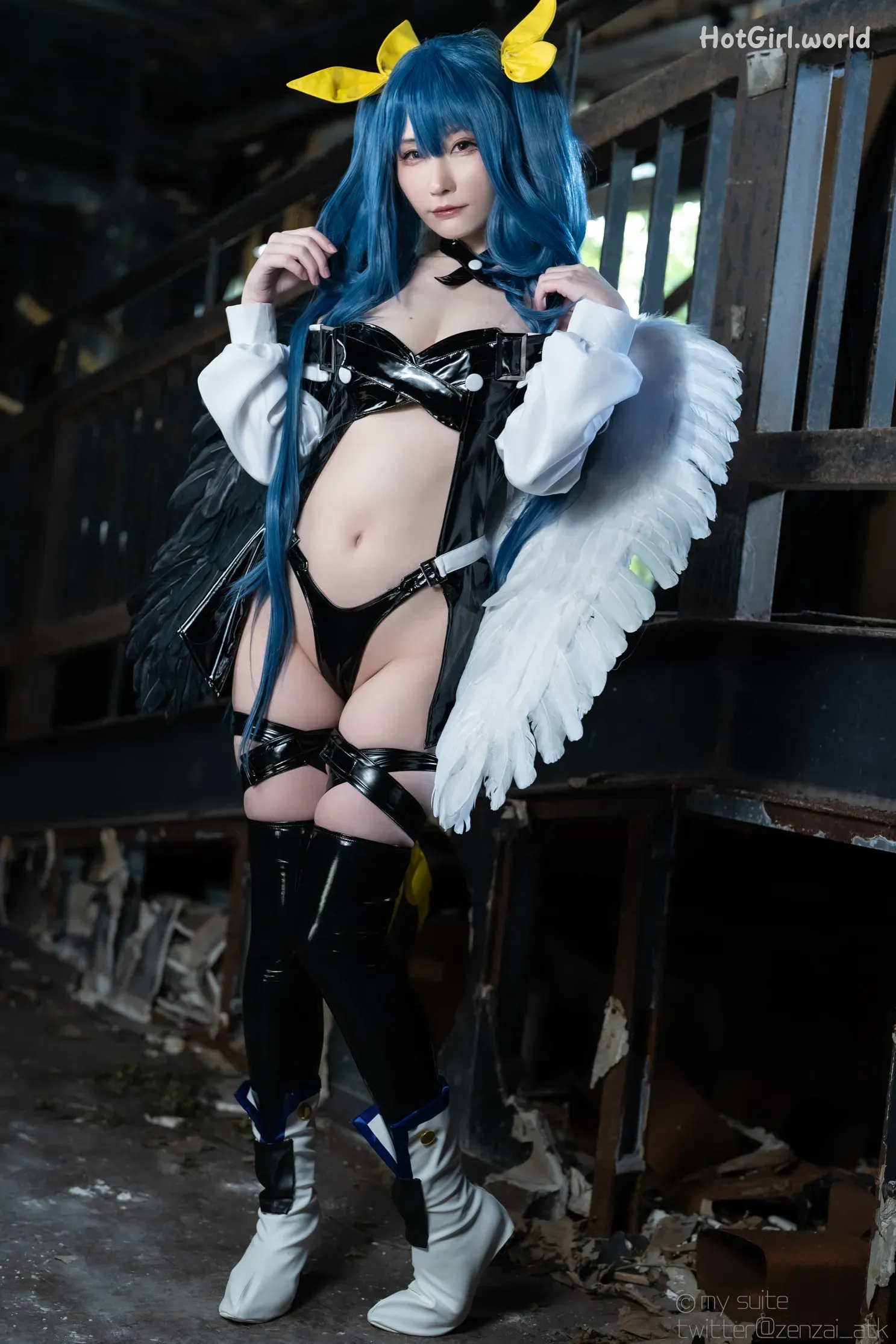 Coser-Atsuki-SUITE-DECEMBER-hotgirl.world-157.webp