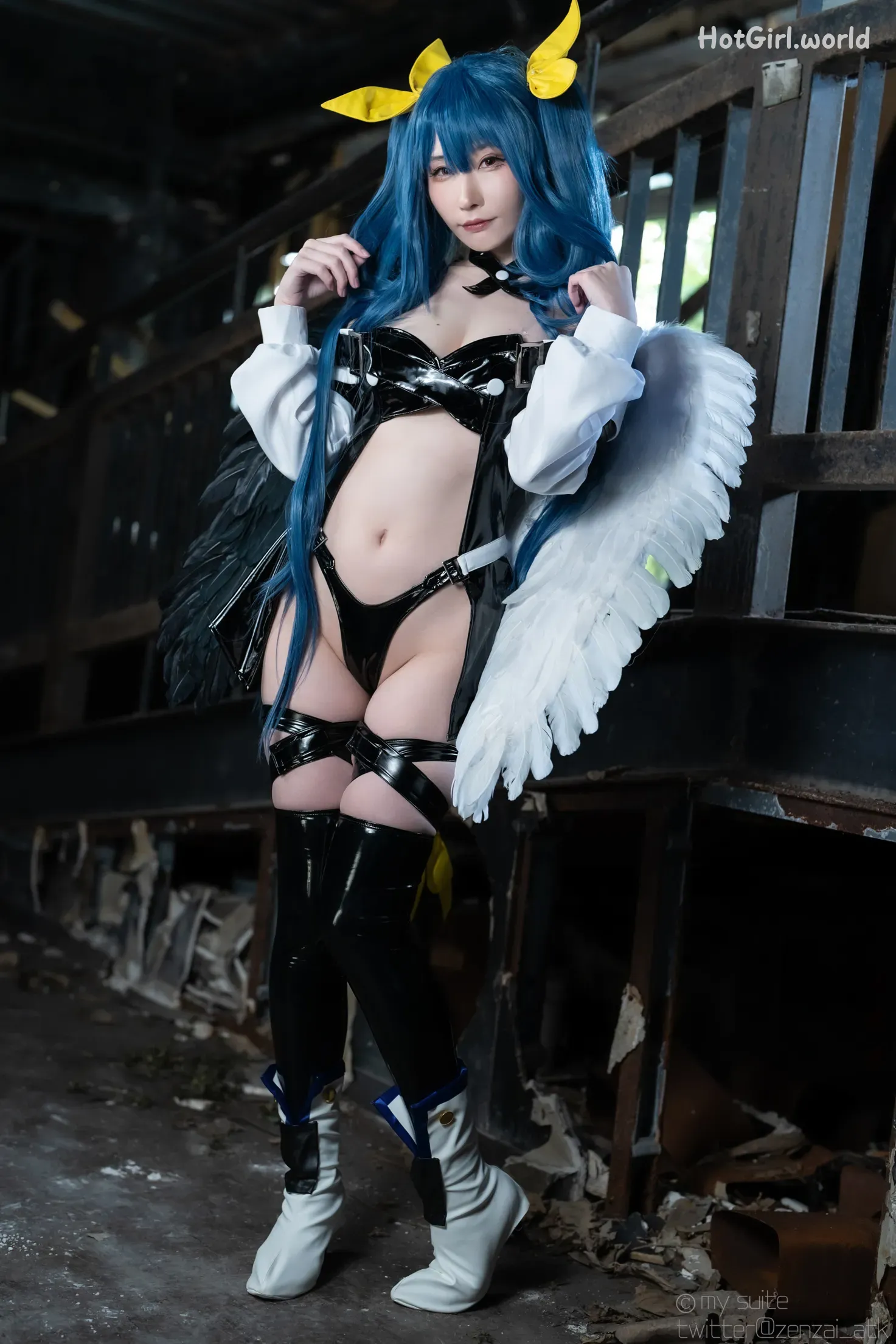Coser-Atsuki-SUITE-DECEMBER-hotgirl.world-158.webp