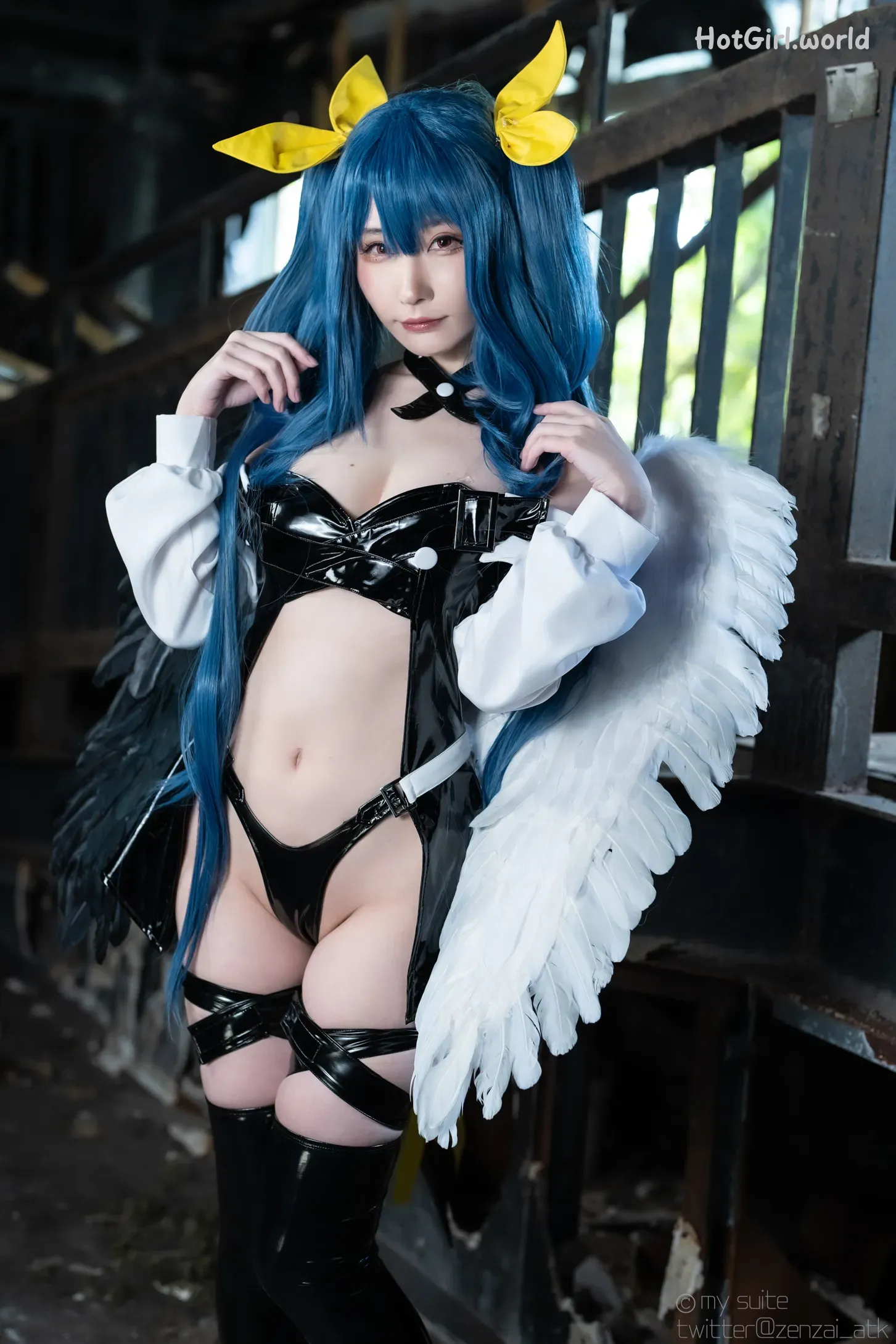 Coser-Atsuki-SUITE-DECEMBER-hotgirl.world-159.webp