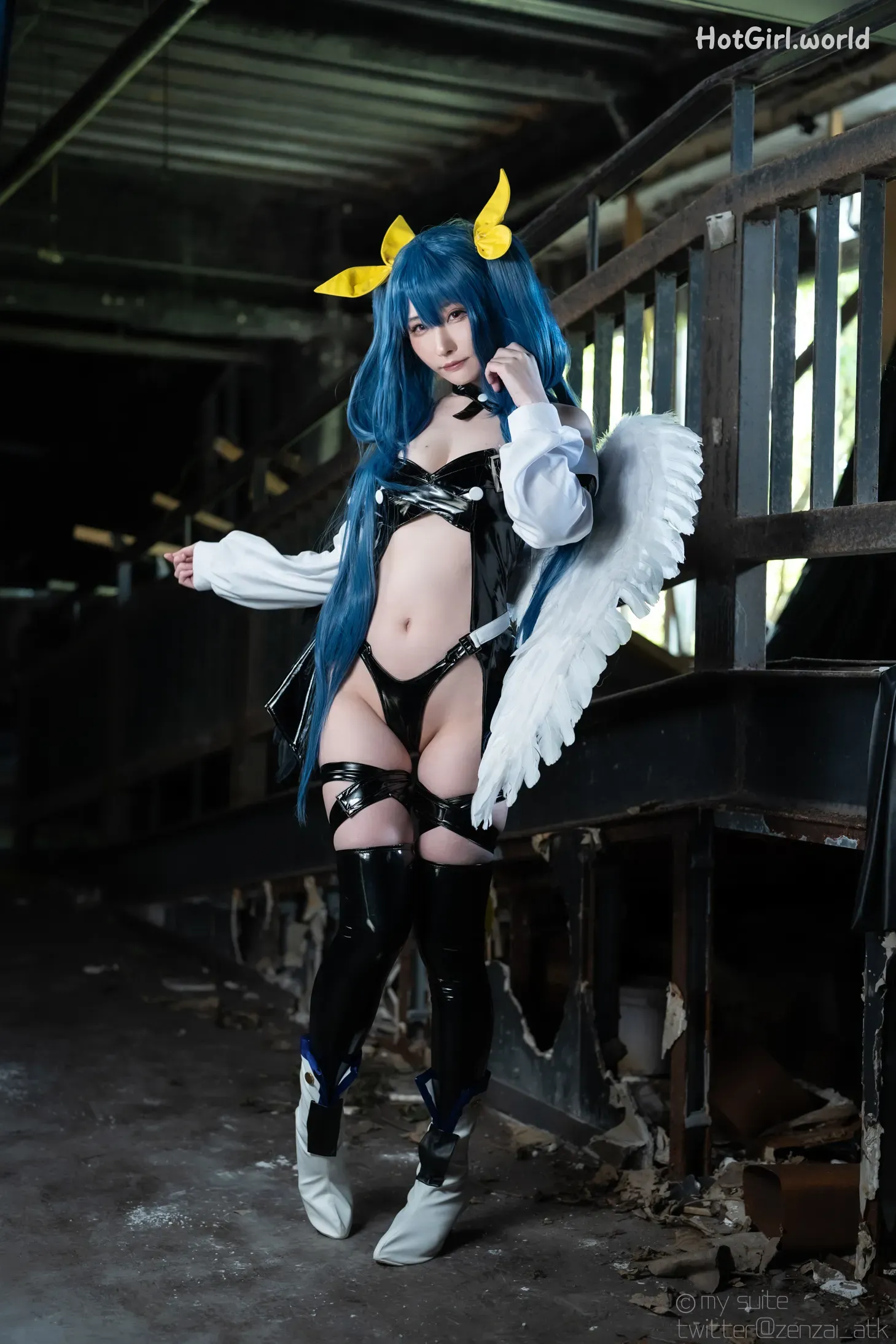 Coser-Atsuki-SUITE-DECEMBER-hotgirl.world-166.webp