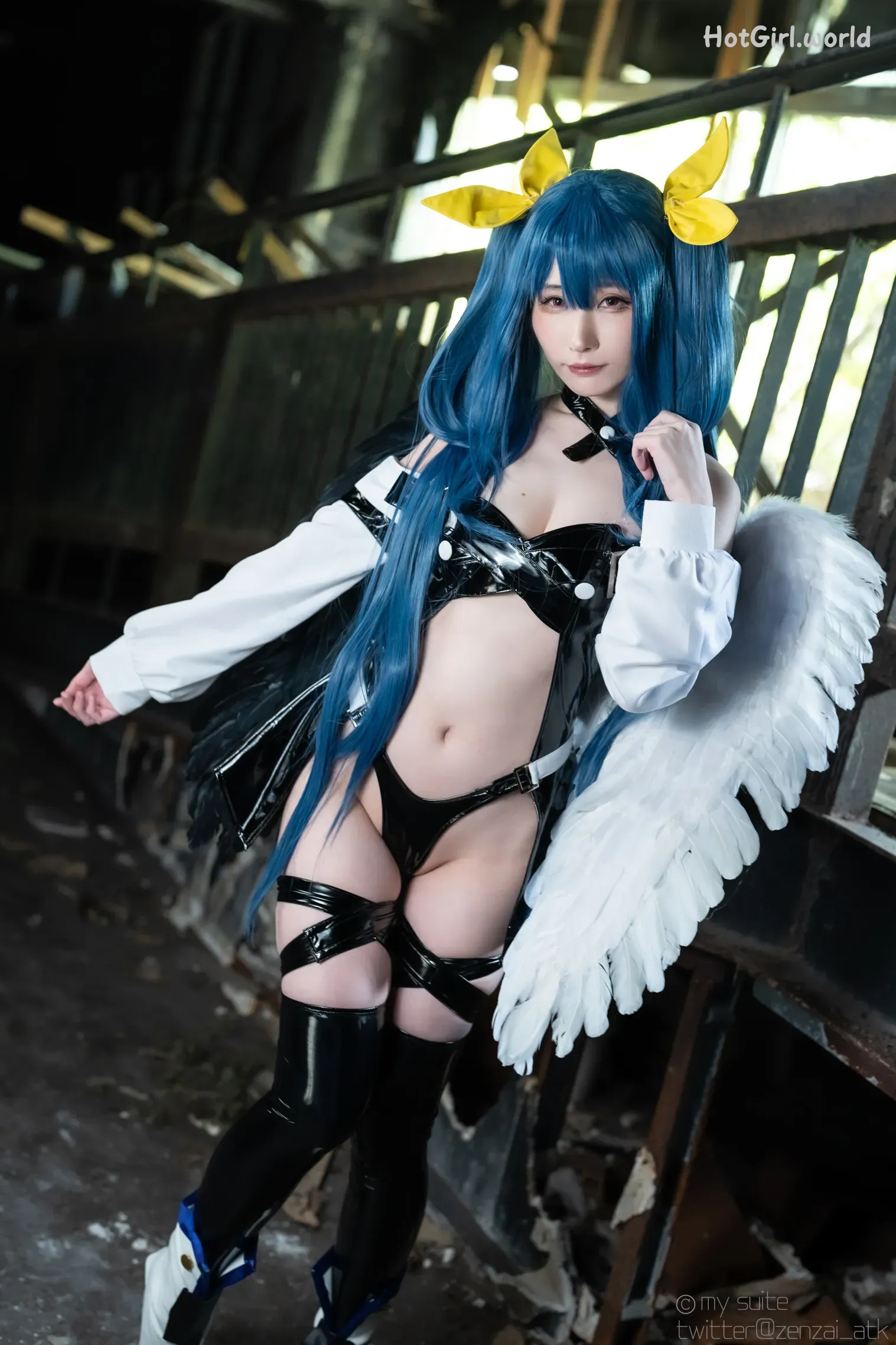 Coser-Atsuki-SUITE-DECEMBER-hotgirl.world-167.webp