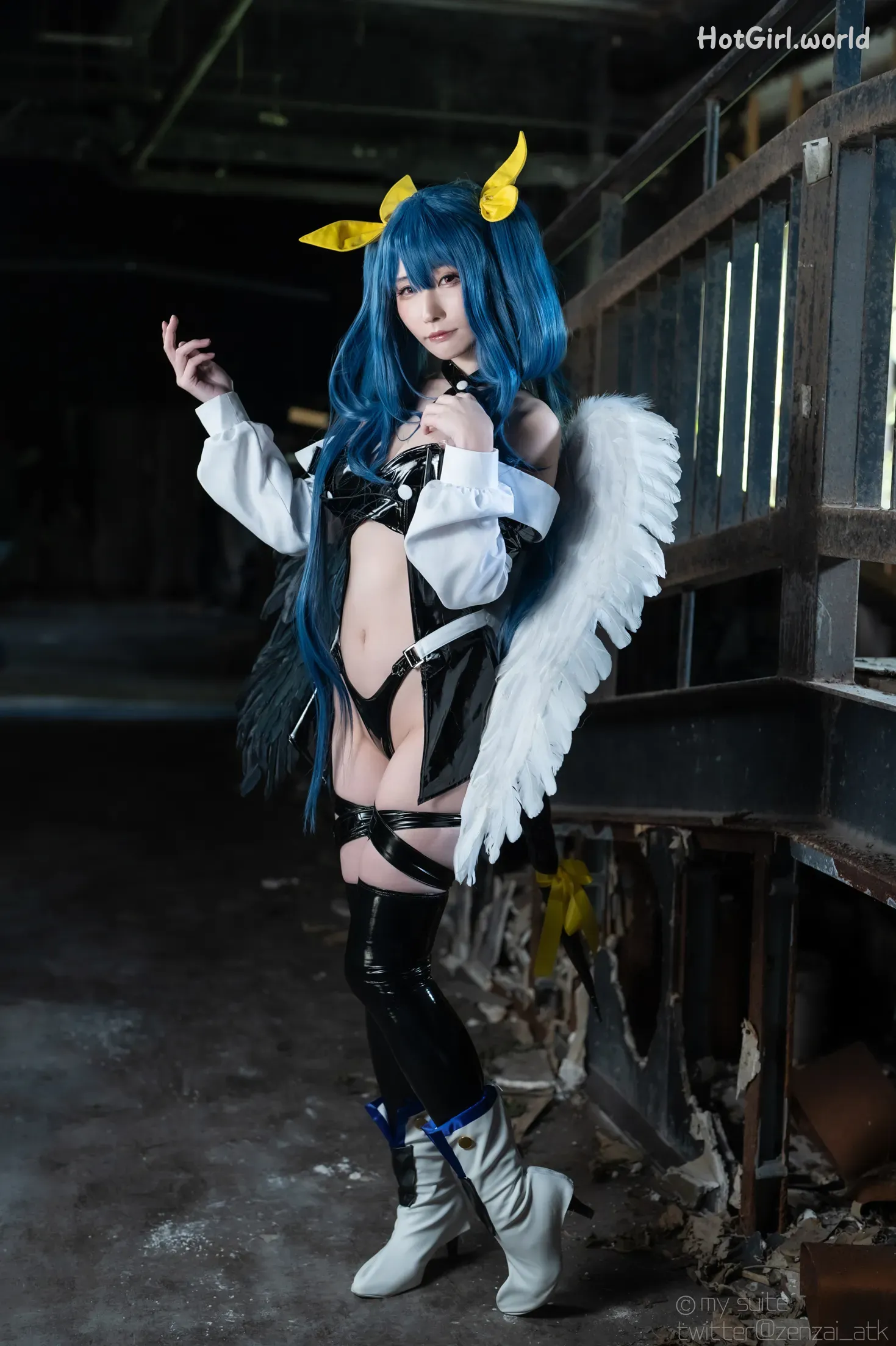 Coser-Atsuki-SUITE-DECEMBER-hotgirl.world-168.webp