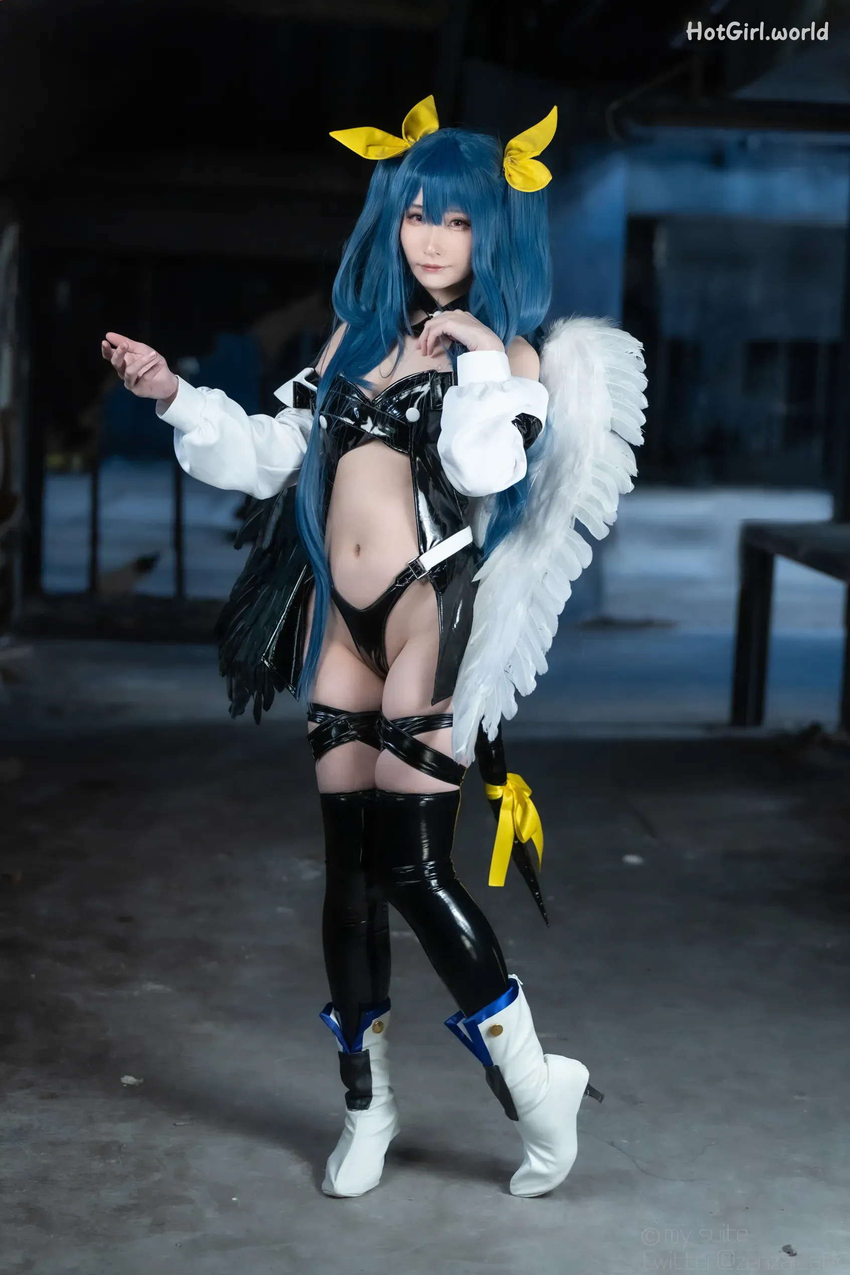 Coser-Atsuki-SUITE-DECEMBER-hotgirl.world-180.webp