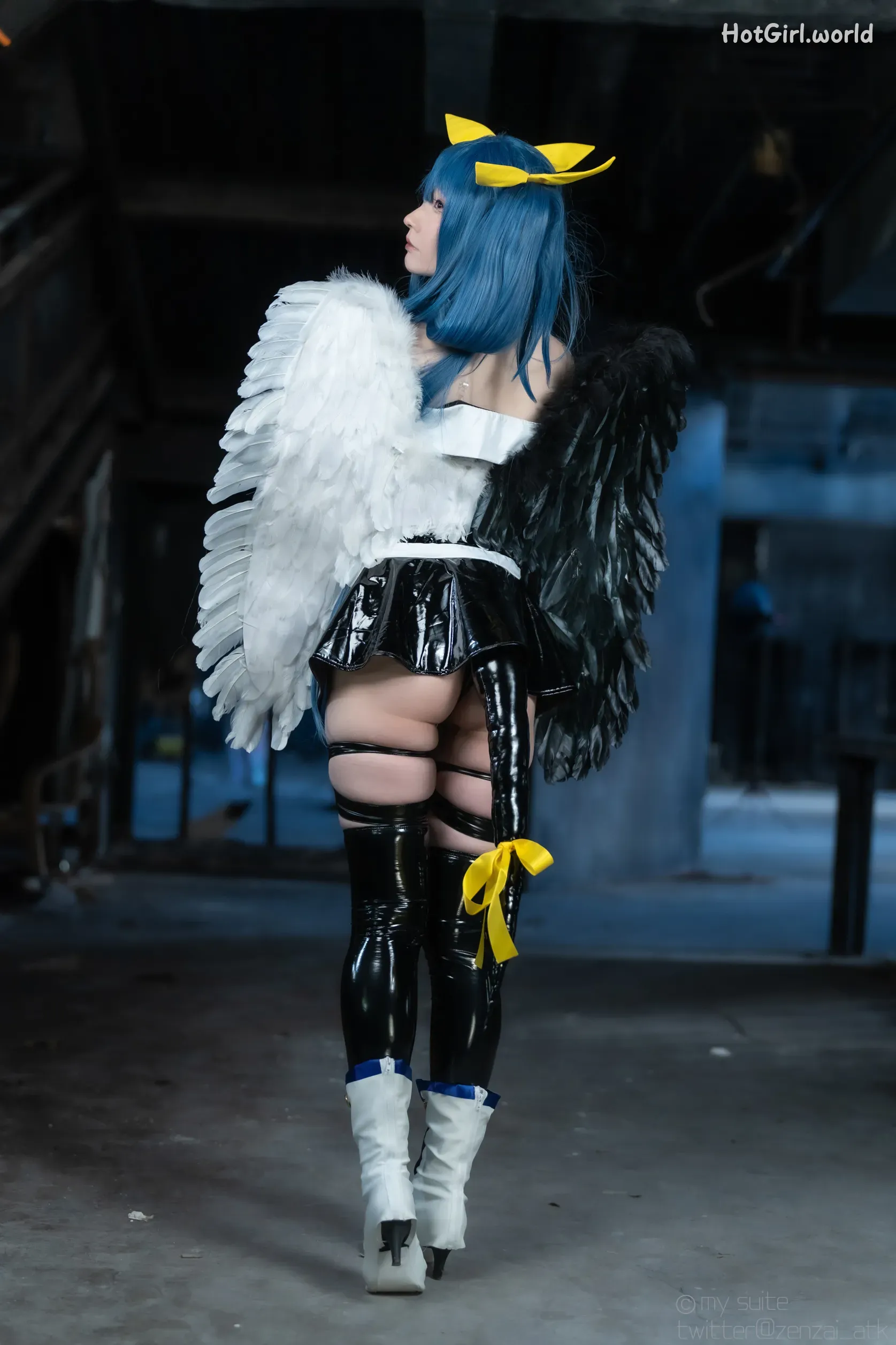 Coser-Atsuki-SUITE-DECEMBER-hotgirl.world-187.webp