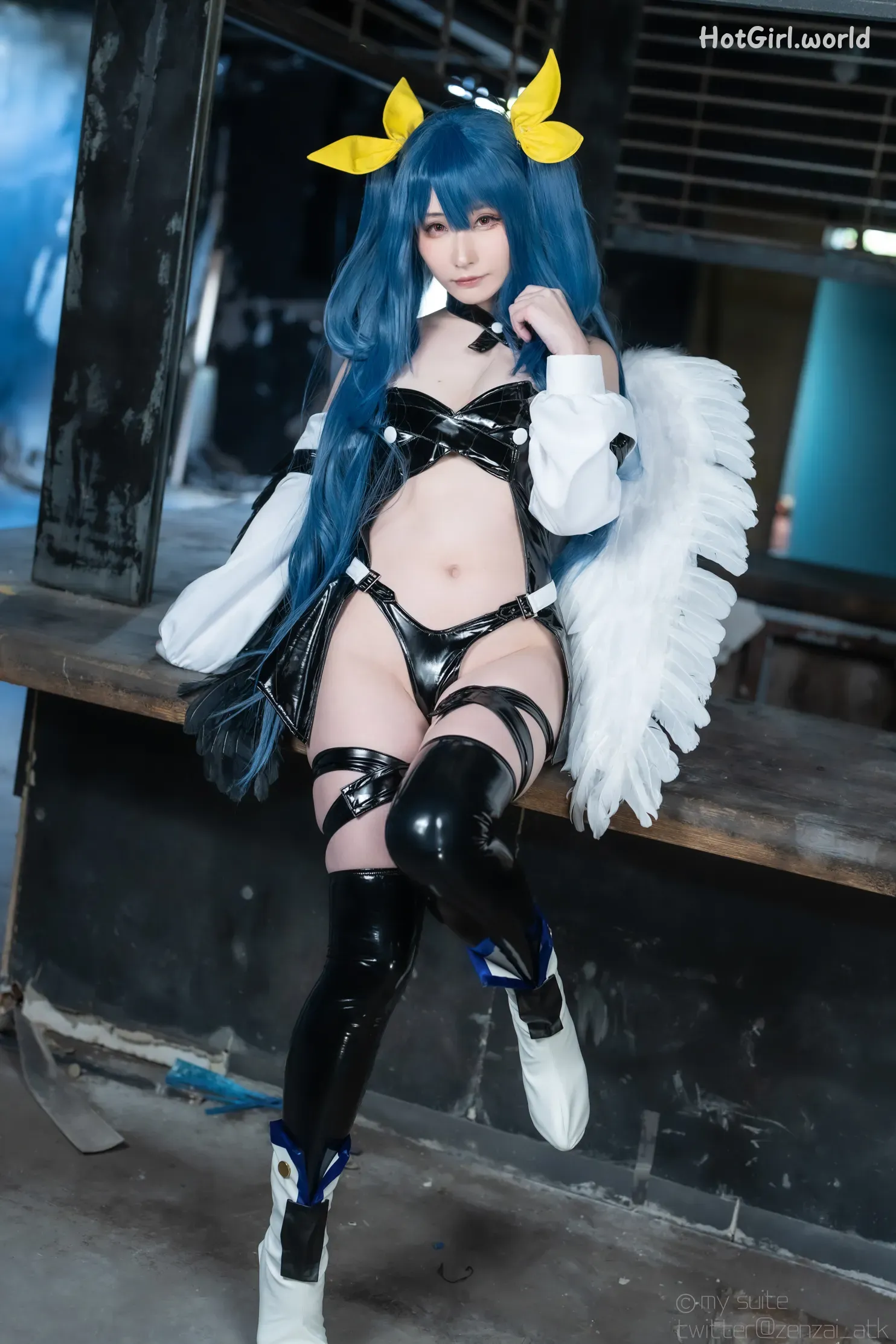 Coser-Atsuki-SUITE-DECEMBER-hotgirl.world-197.webp