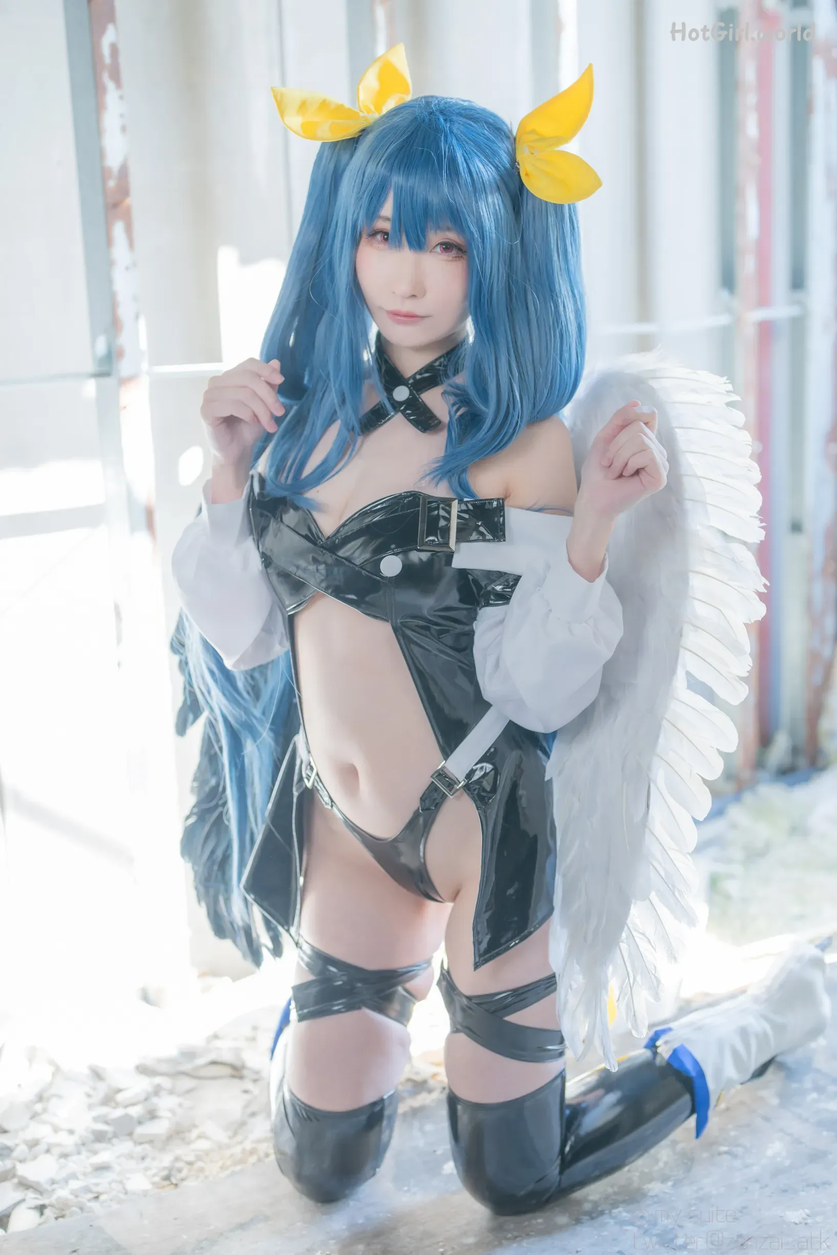 Coser-Atsuki-SUITE-DECEMBER-hotgirl.world-256.webp