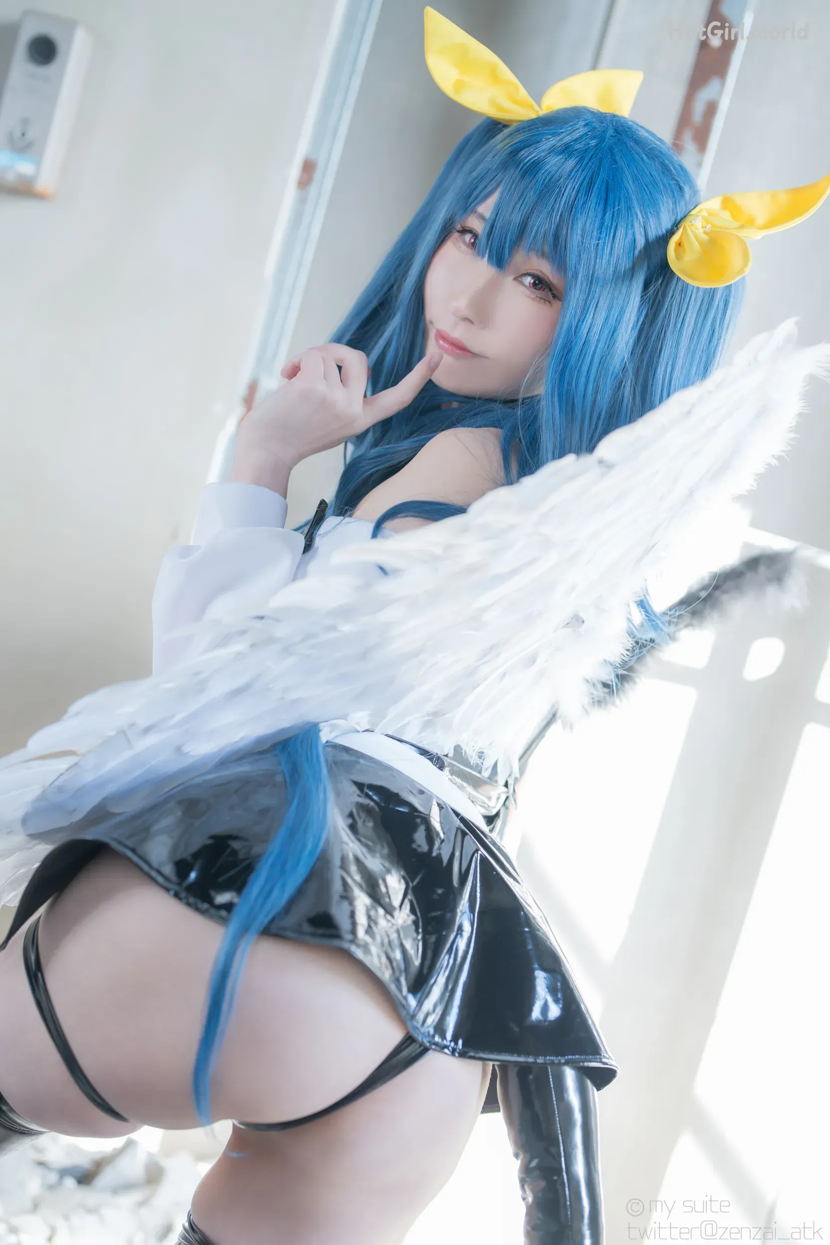 Coser-Atsuki-SUITE-DECEMBER-hotgirl.world-284.webp