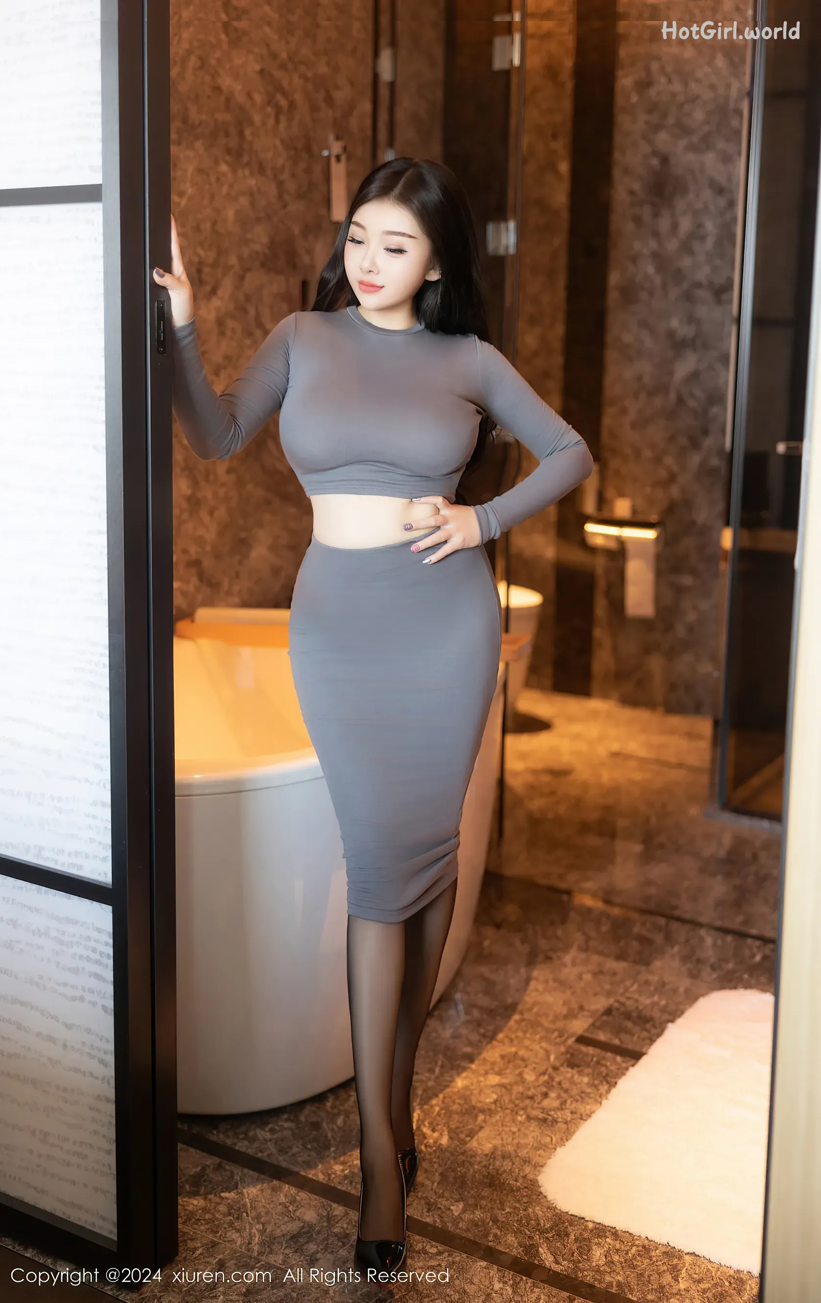 XiuRen秀人网-No.9325-白洁Bessie-0004-0956504039_hotgirl.world.webp