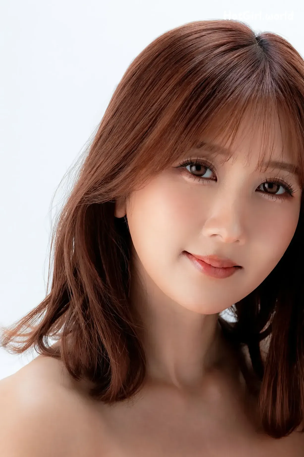 JP-Yui-Hatano-and-tsuki-Hibiki--Super-Legends-Pose-hotgirl.world-057.webp