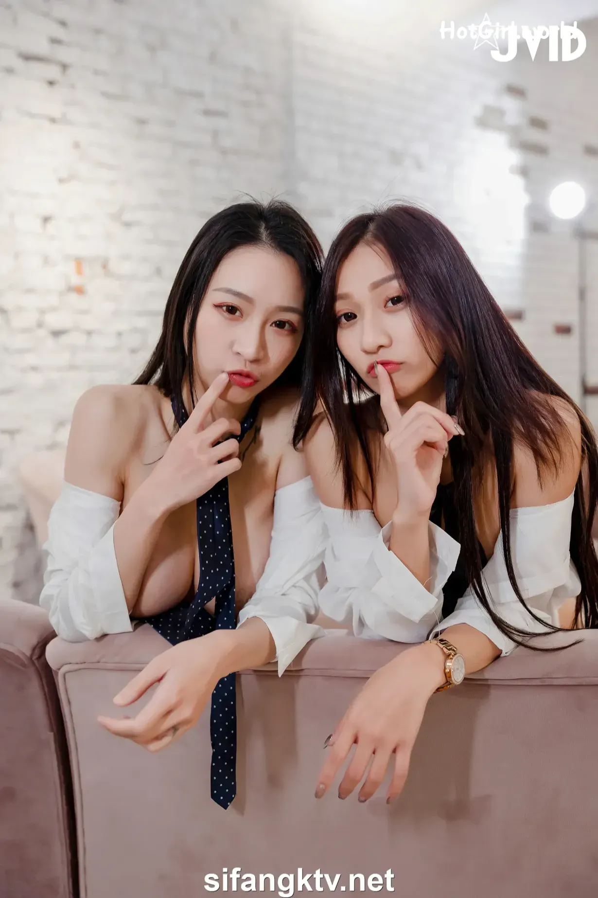 JVID-Sunny-and-Xiao-xian-3P-hotgirl.world-096_hotgirl.world.webp