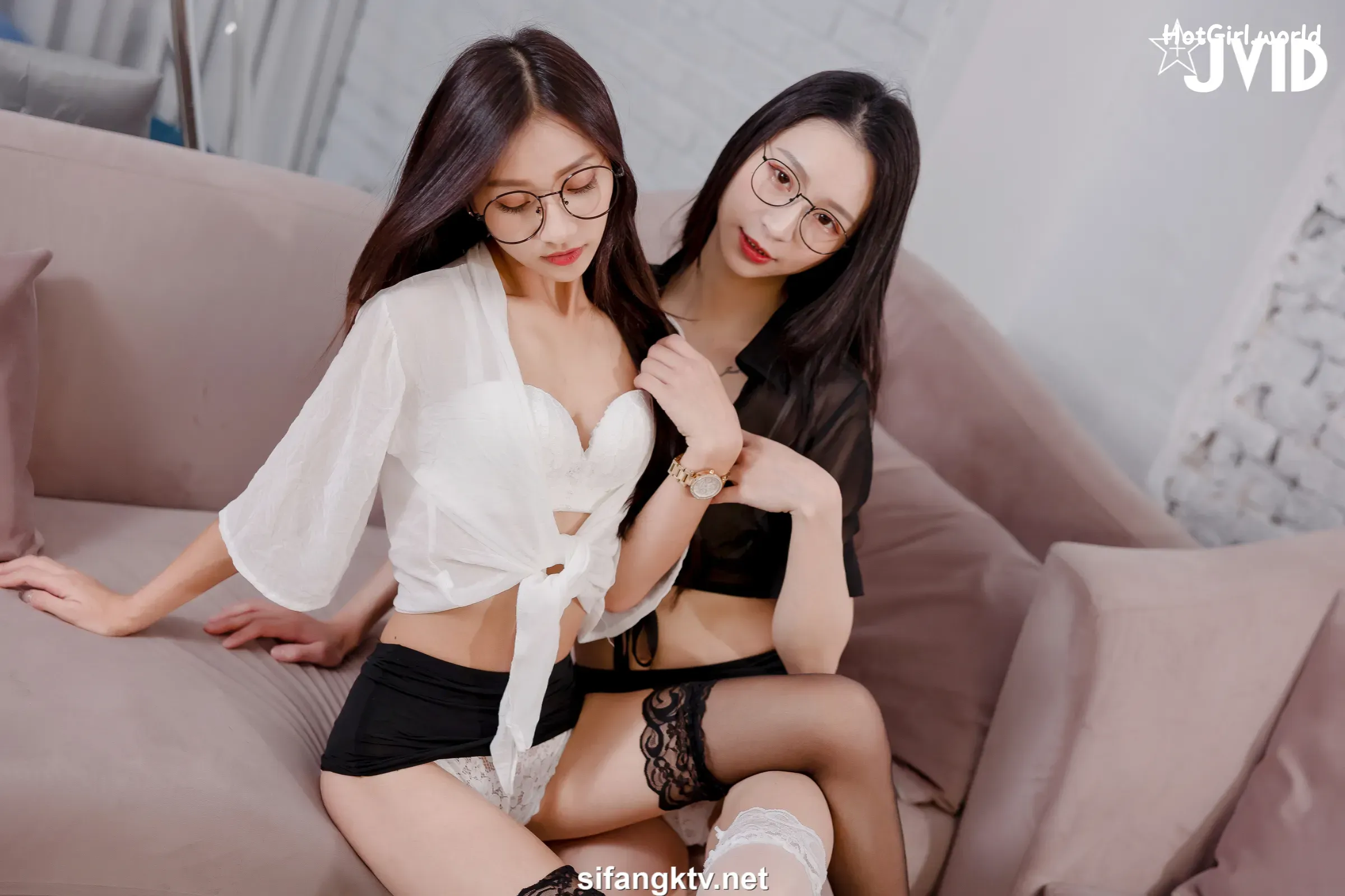 JVID-Sunny-and-Xiao-xian-3P-hotgirl.world-105_hotgirl.world.webp