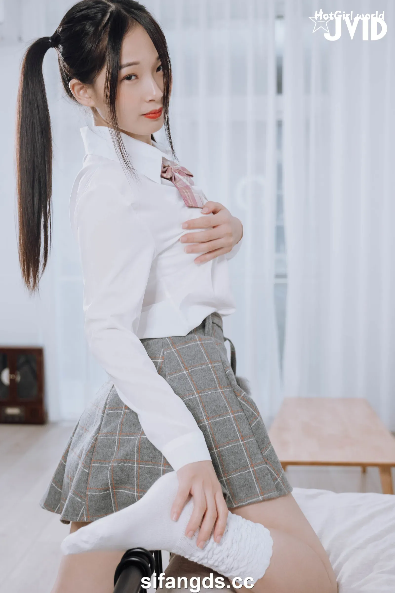 JVID-Jie-mi-Juice-Jie-mi-hotgirl.world-002_hotgirl.world.webp