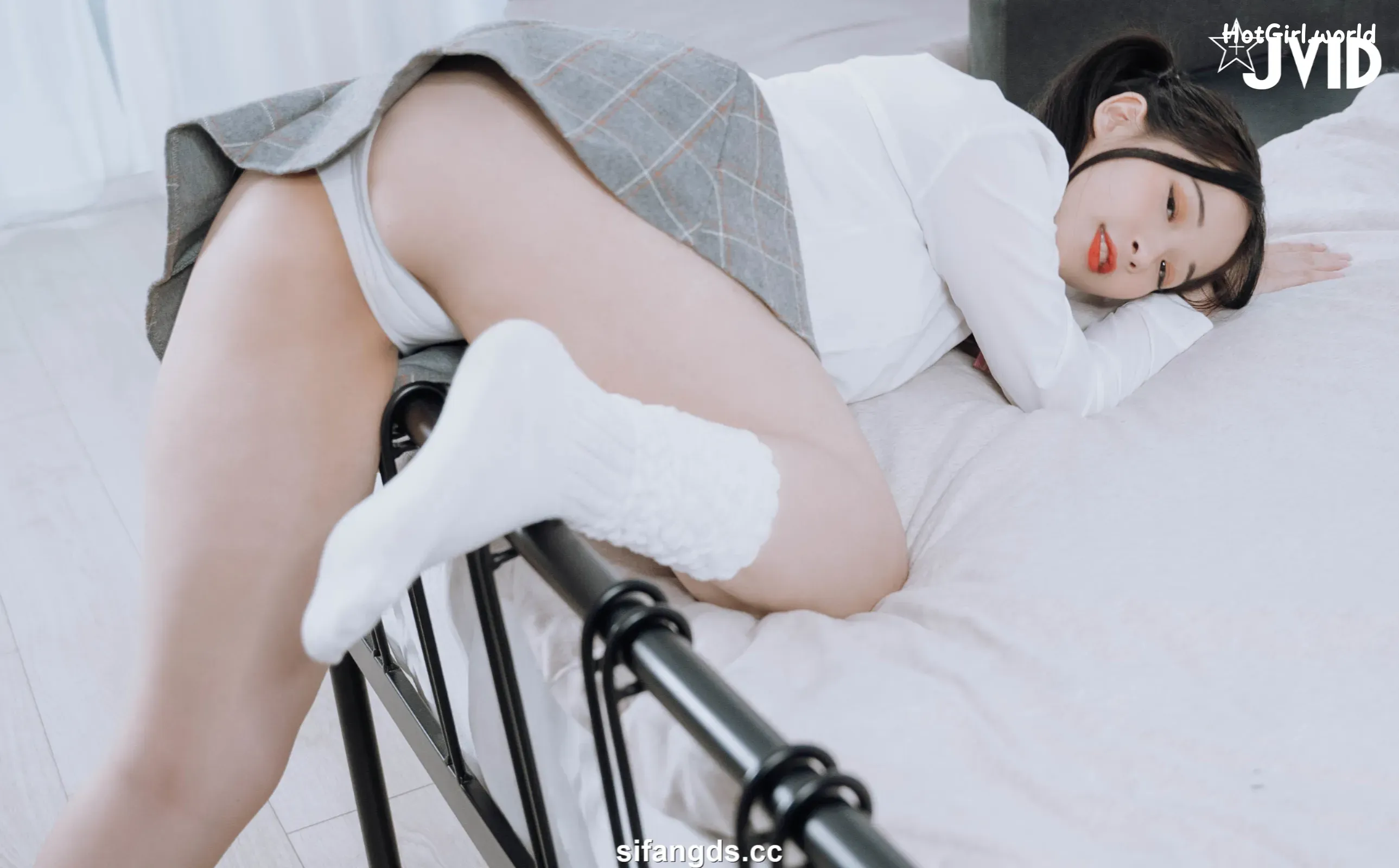JVID-Jie-mi-Juice-Jie-mi-hotgirl.world-065_hotgirl.world.webp