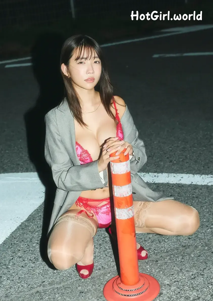 080_hotgirl.world.webp